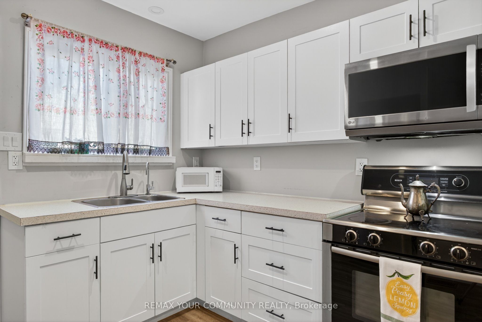 426 Wolsely Street Property Photo 13