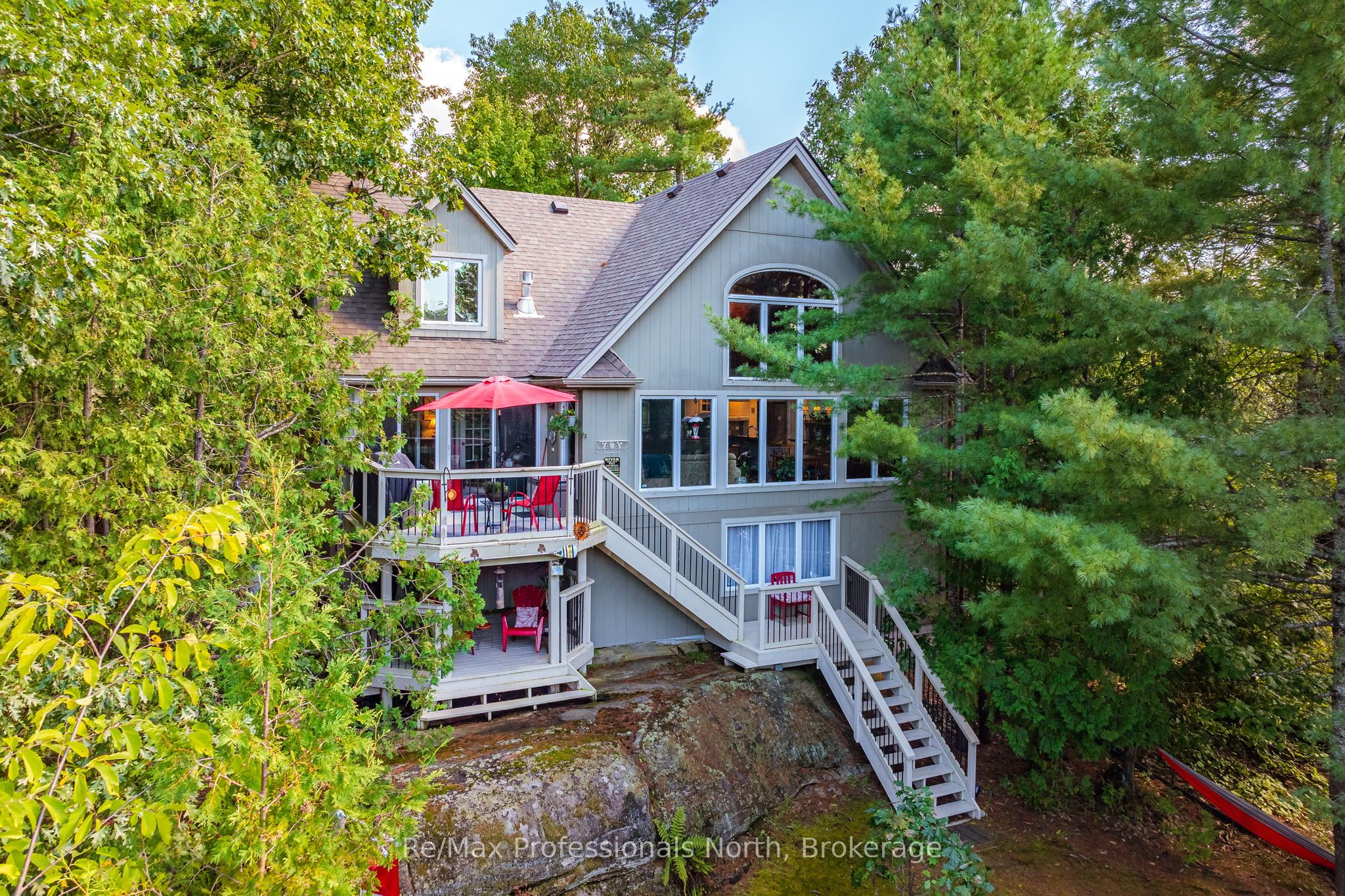 1005 Laidlaw Avenue Property Photo 3