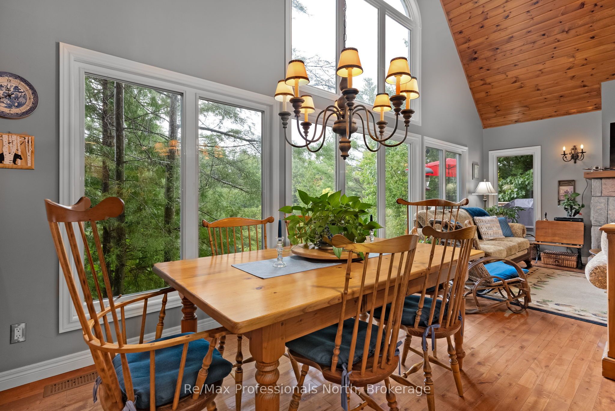 1005 Laidlaw Avenue Property Photo 9