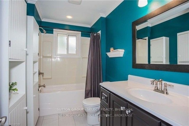 566 Chester Street Property Photo 6