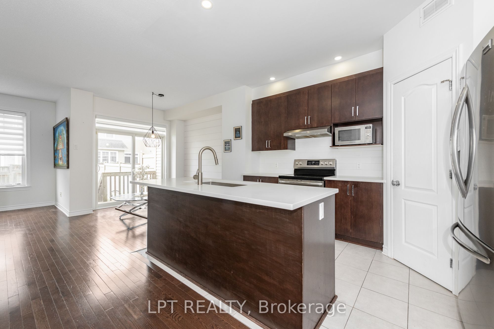 181 Manorwood Crescent Property Photo 7