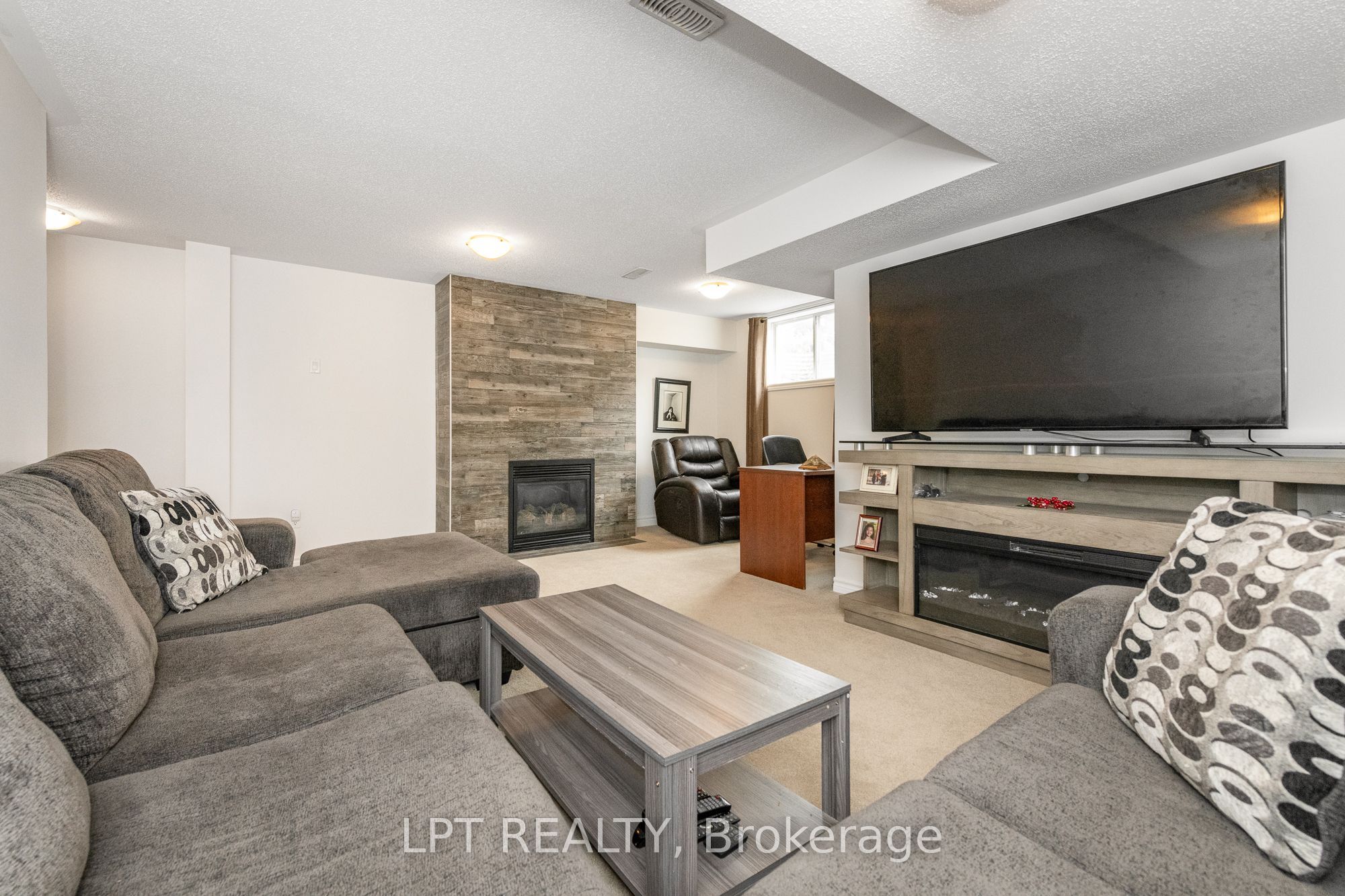 181 Manorwood Crescent Property Photo 37