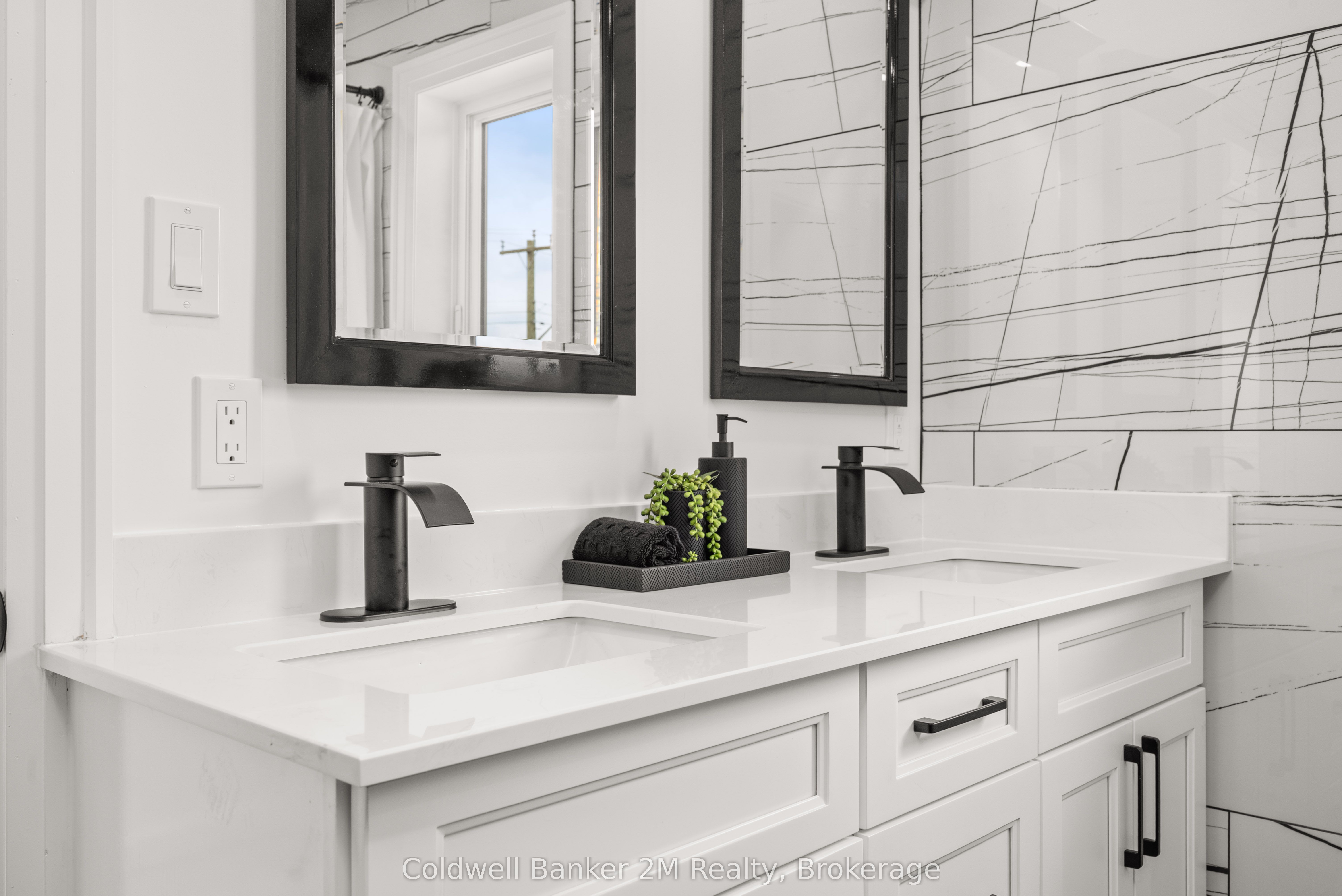 64 Head Street Property Photo 33