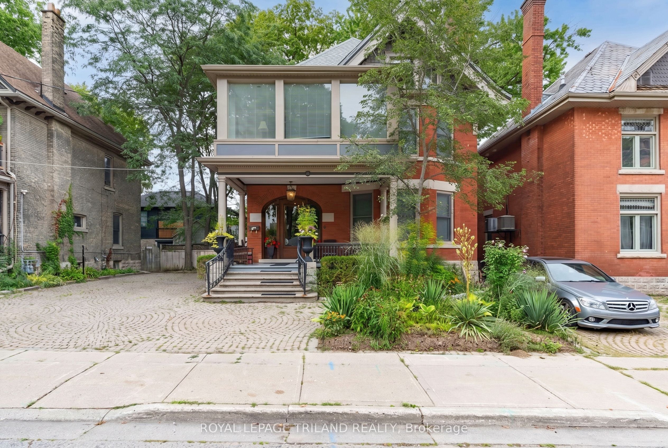 98 Central Avenue Property Photo 1