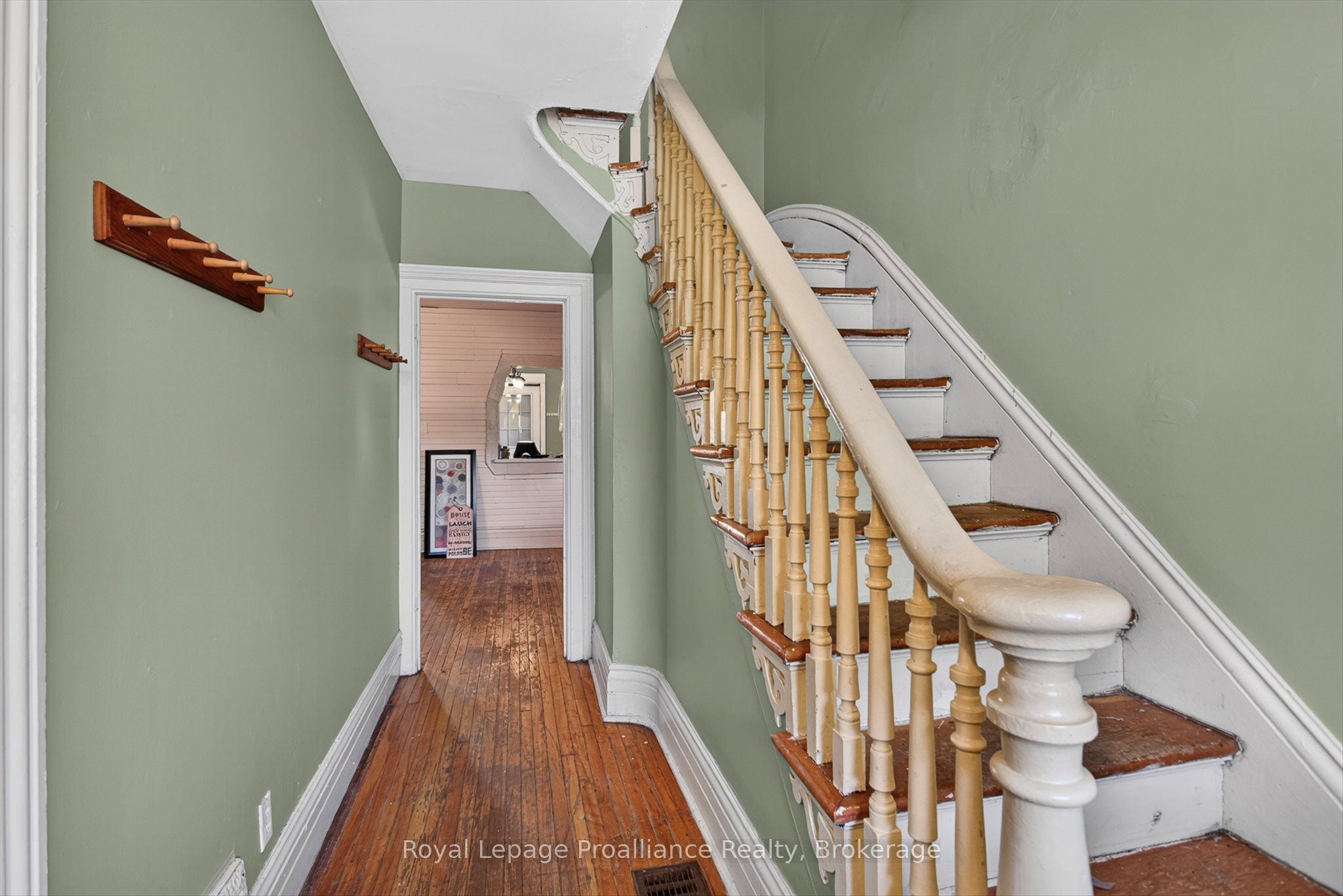 277 Reid Street Property Photo 8
