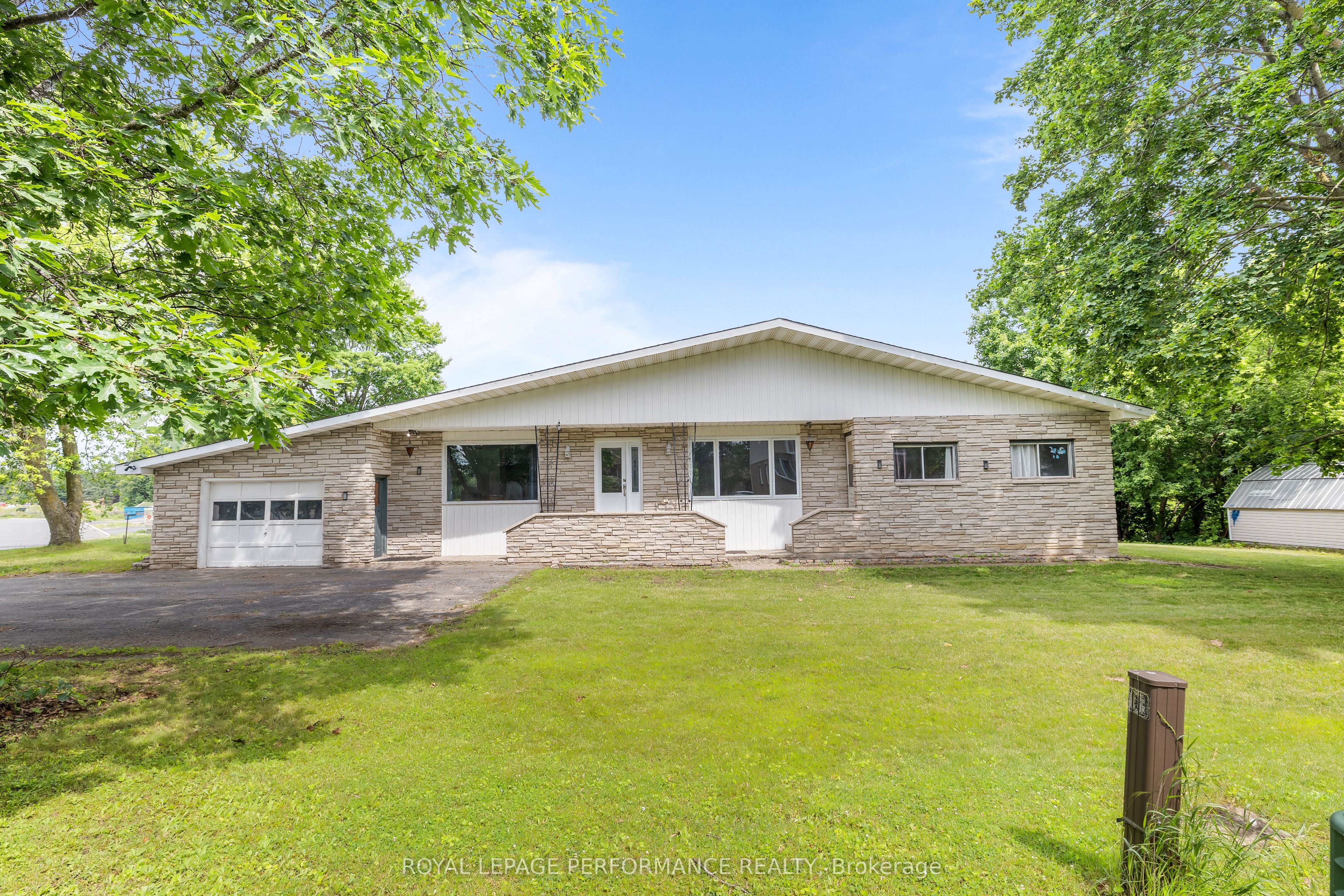 438 Voyageur Place Property Photo 1