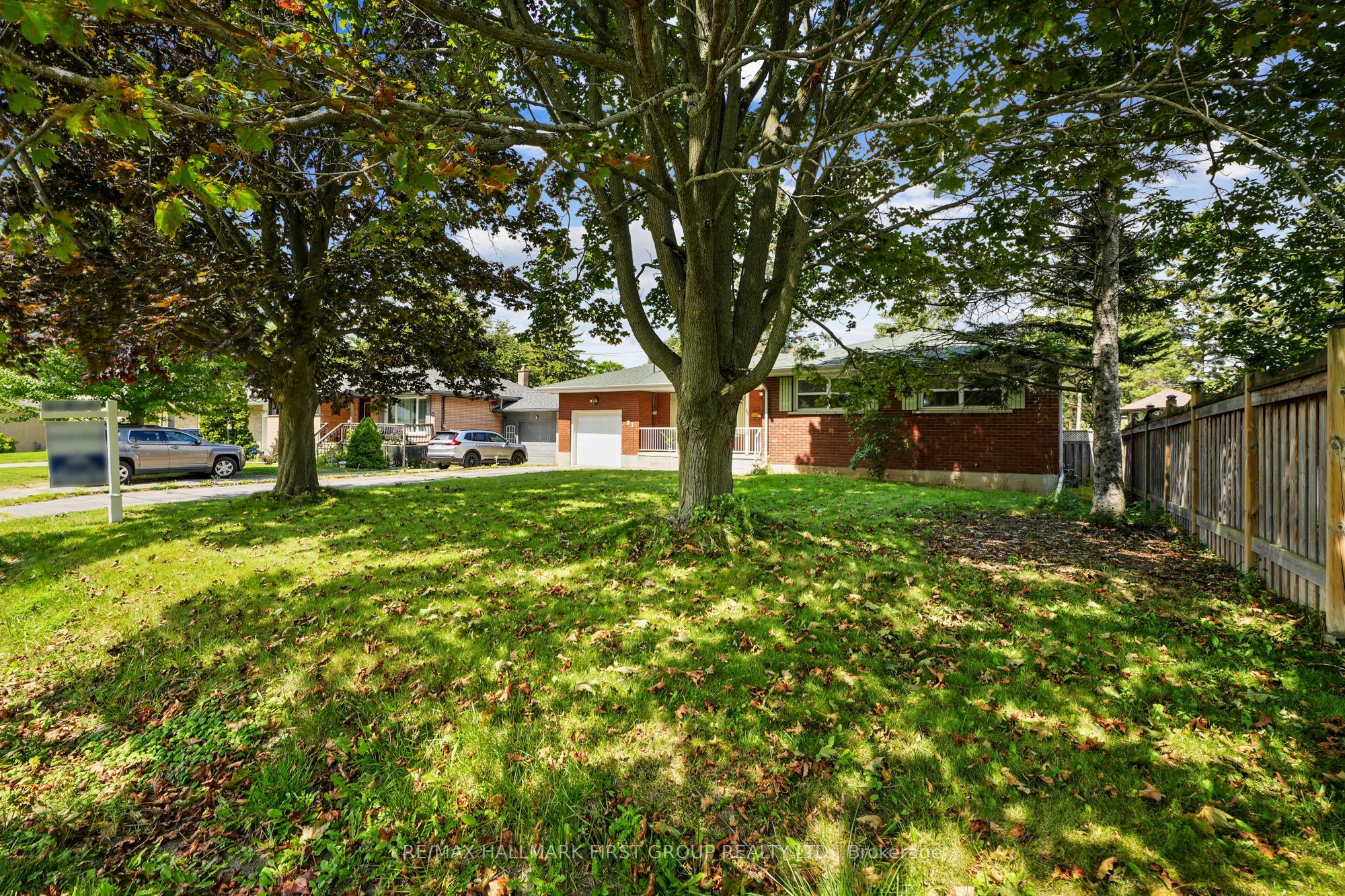 21 Gardiner Crescent Property Photo 2