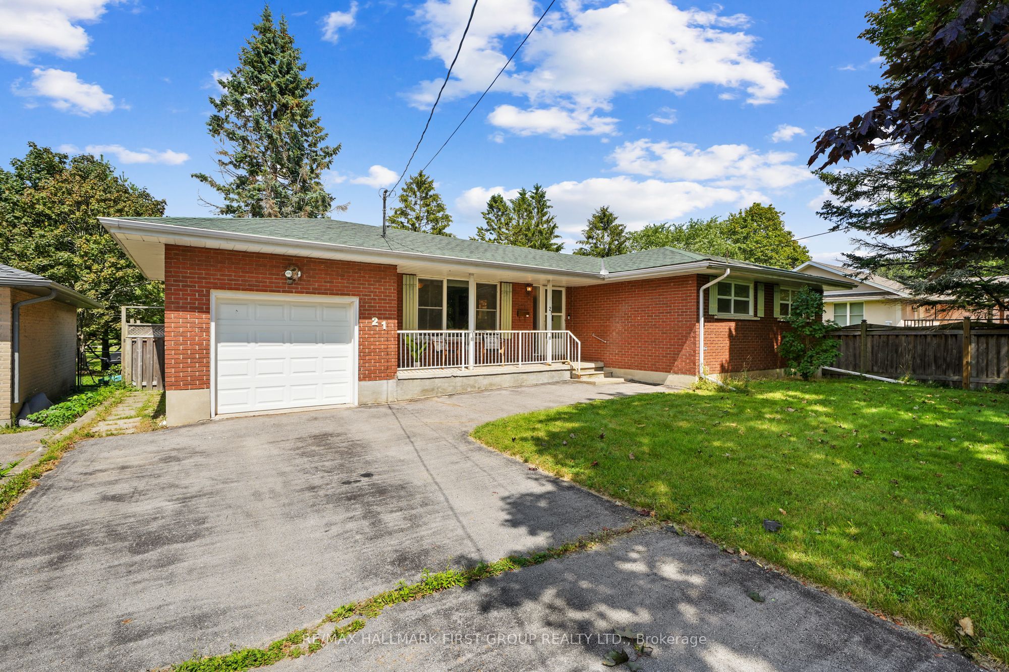 21 Gardiner Crescent Property Photo 3