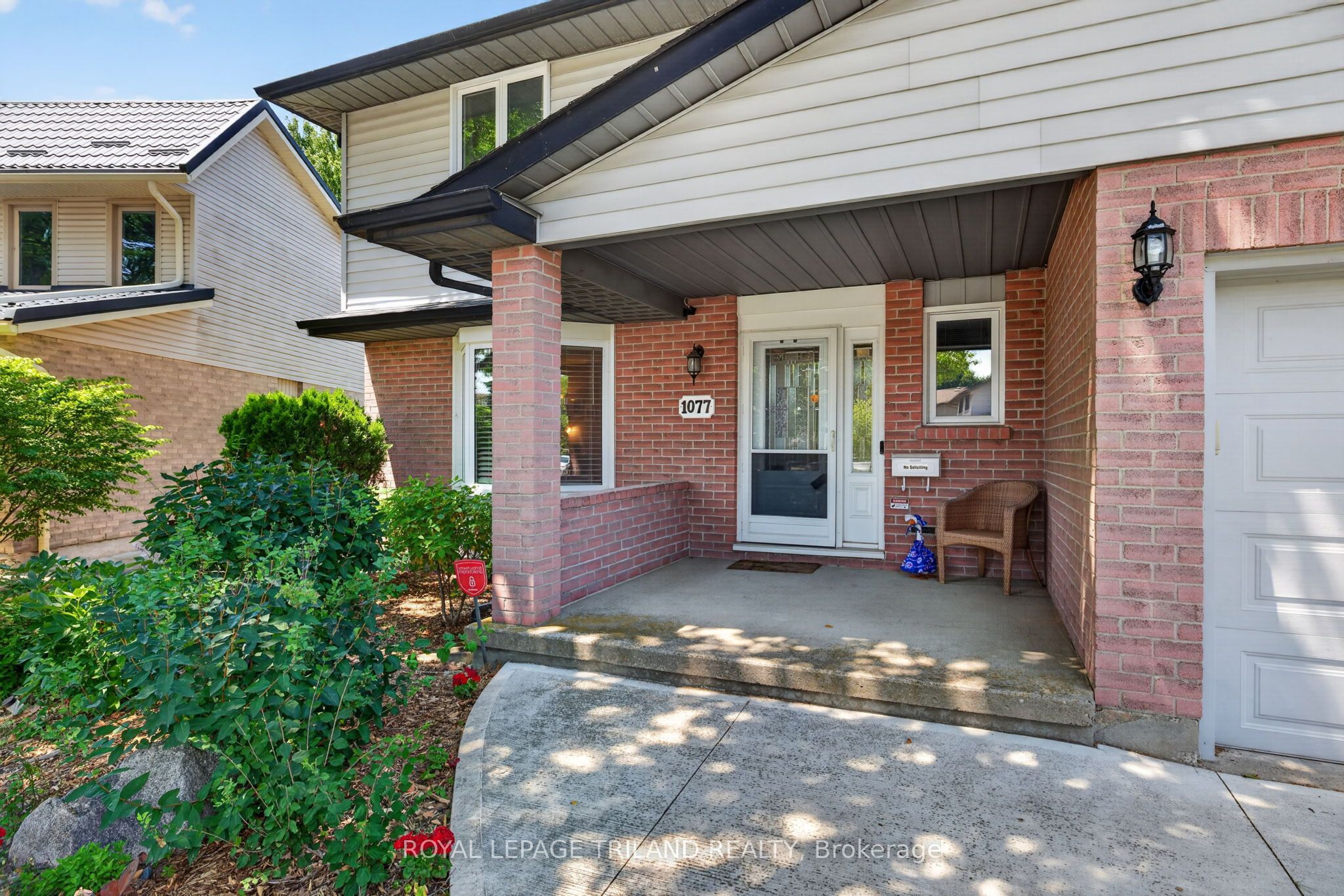 1077 Mahogany Crescent Property Photo 4