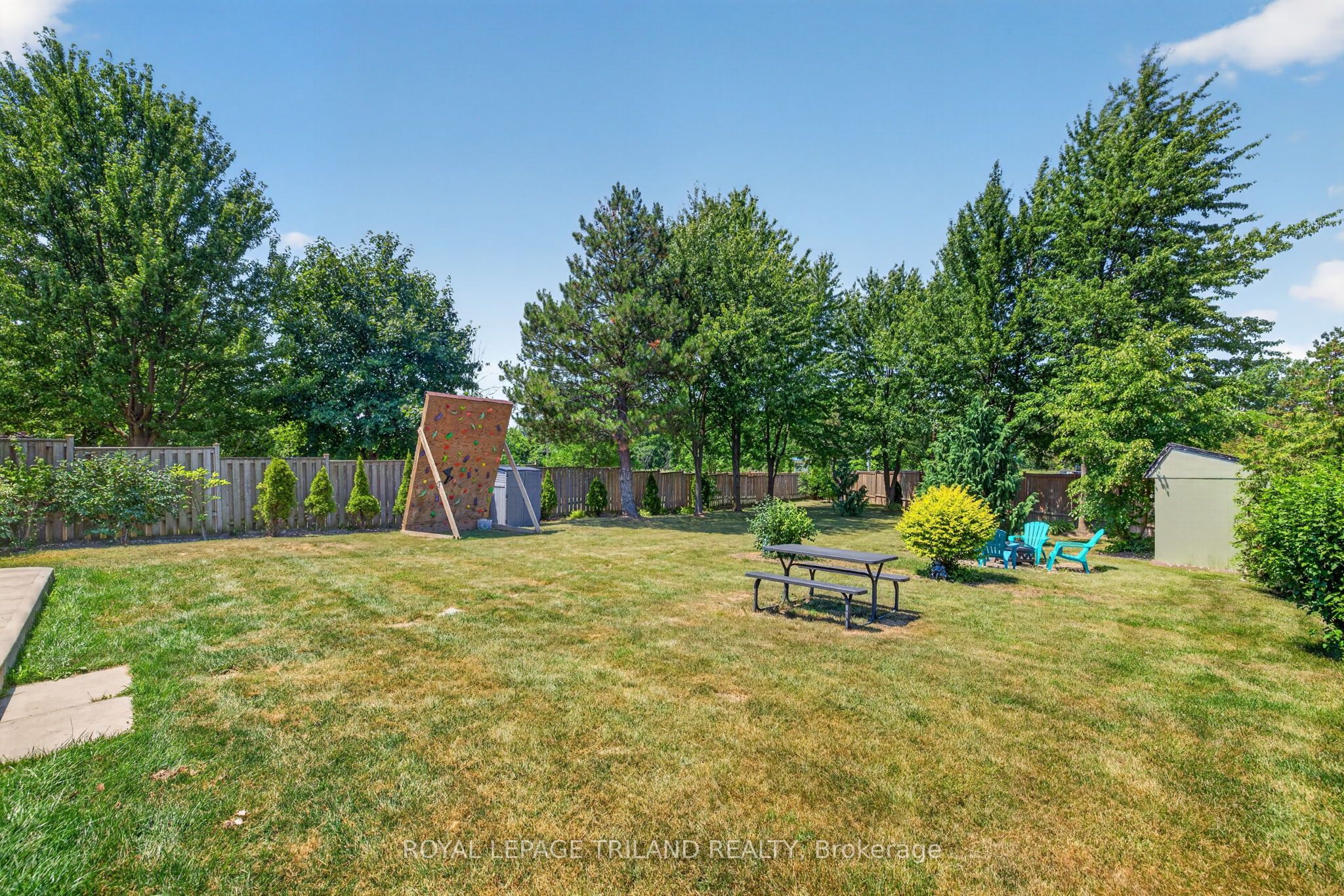 1077 Mahogany Crescent Property Photo 35