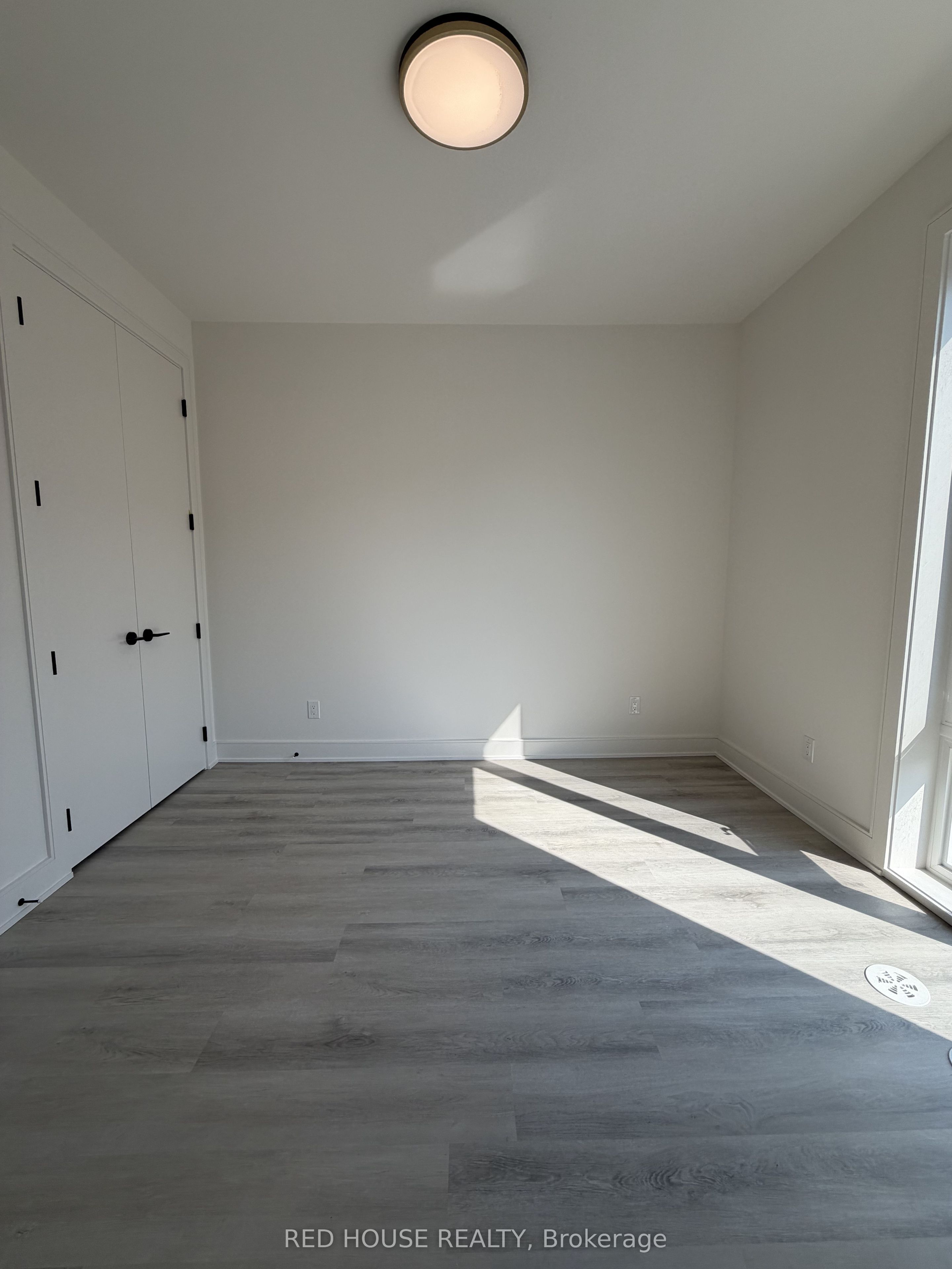 75 Everett Common Property Photo 11