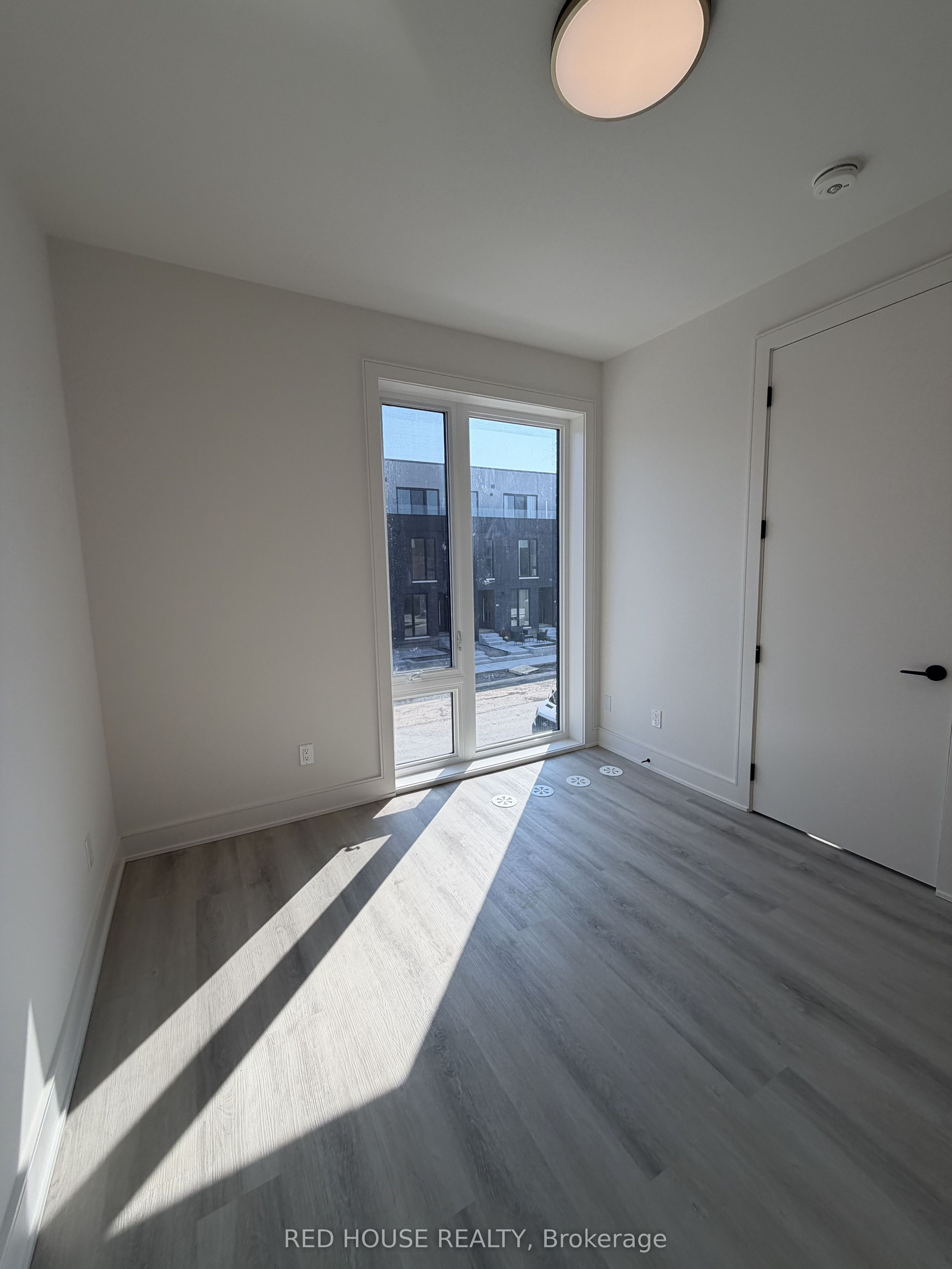 75 Everett Common Property Photo 14