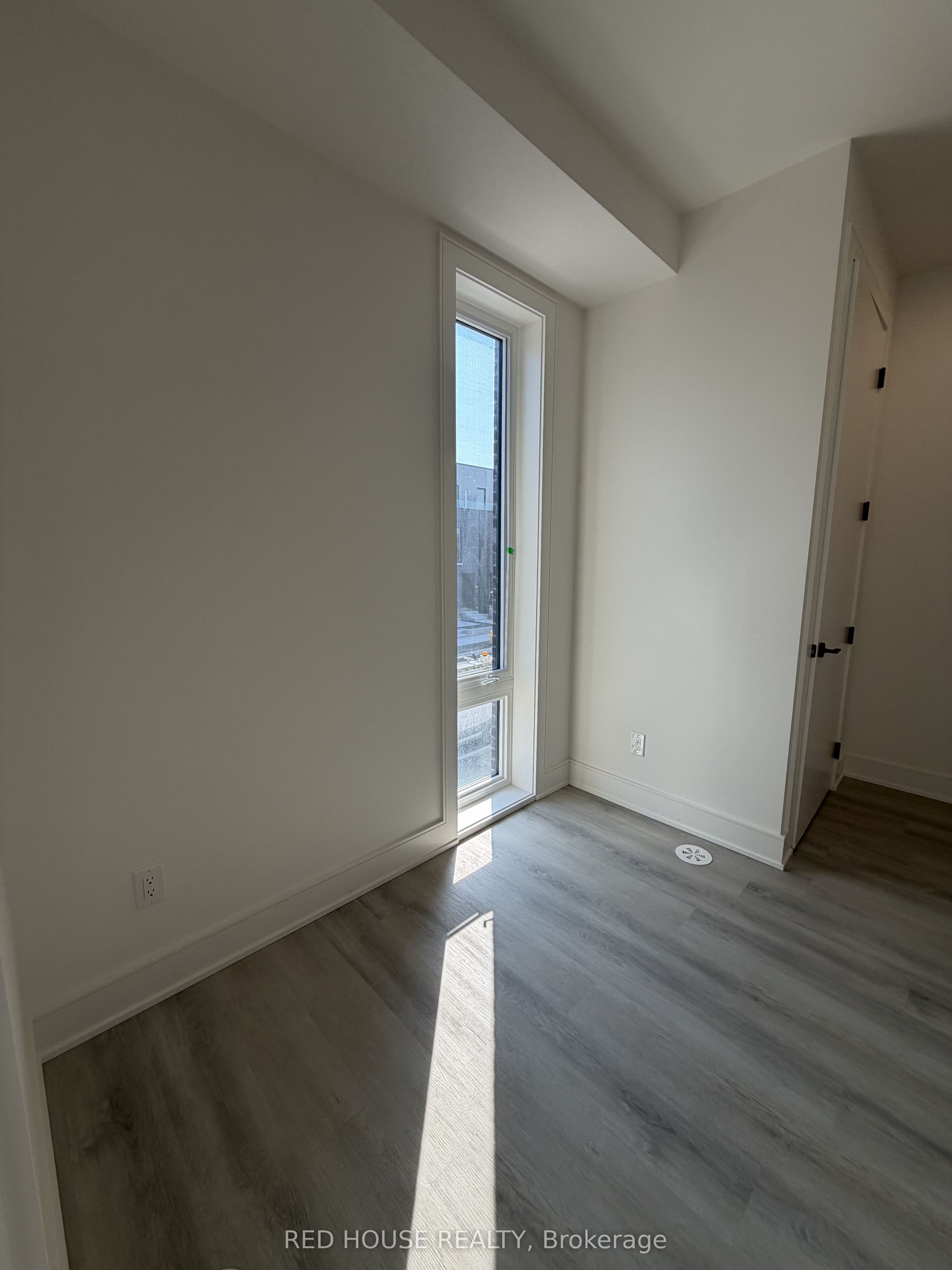 75 Everett Common Property Photo 18