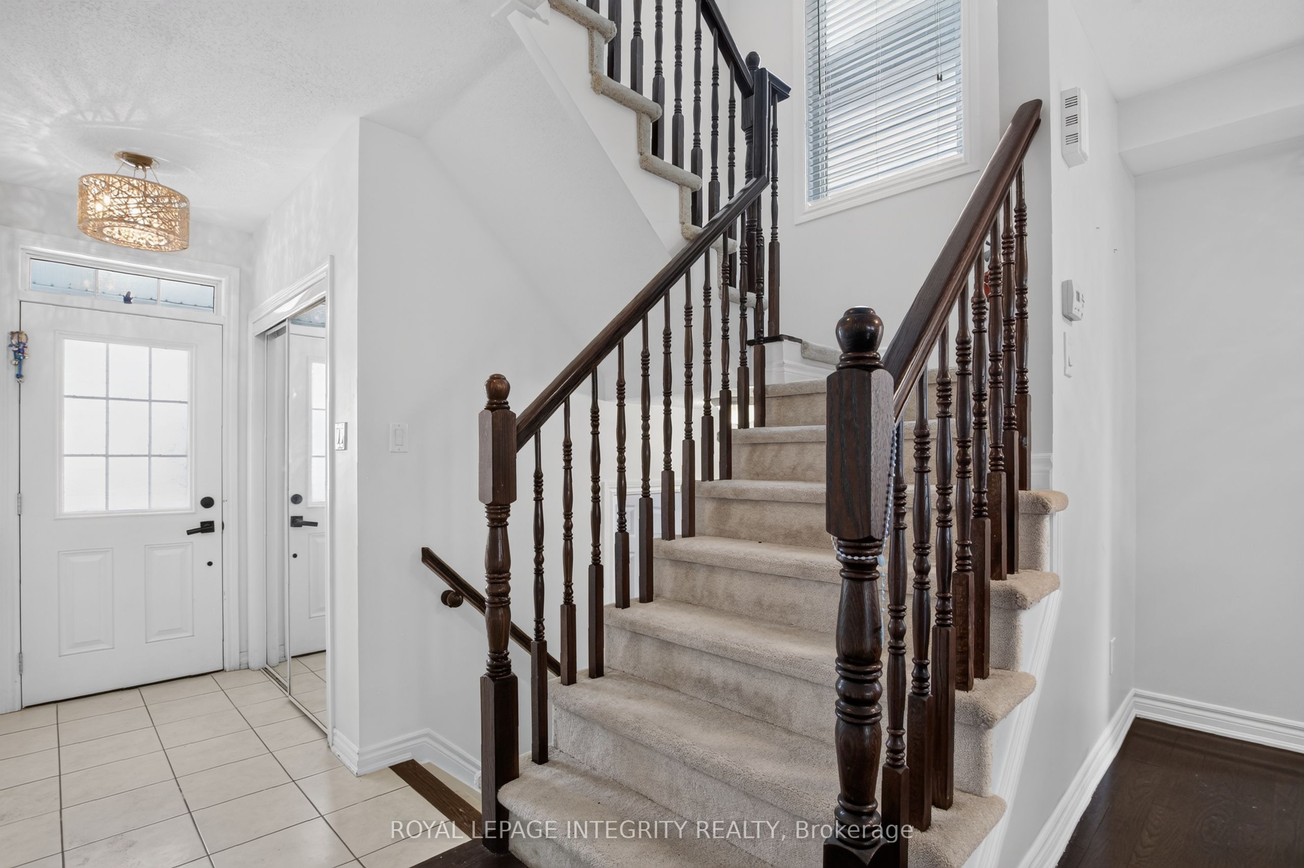 414 Meadowhawk Crescent Property Photo 16