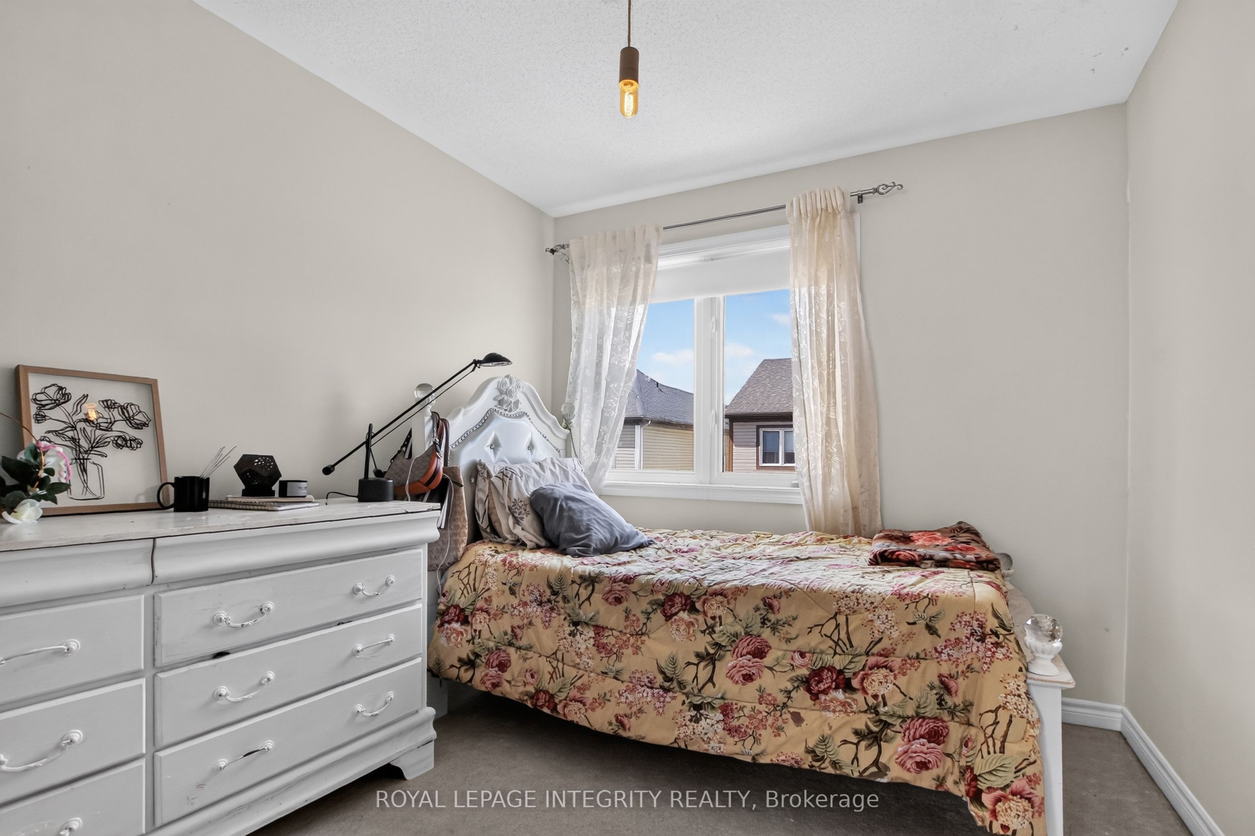 414 Meadowhawk Crescent Property Photo 20