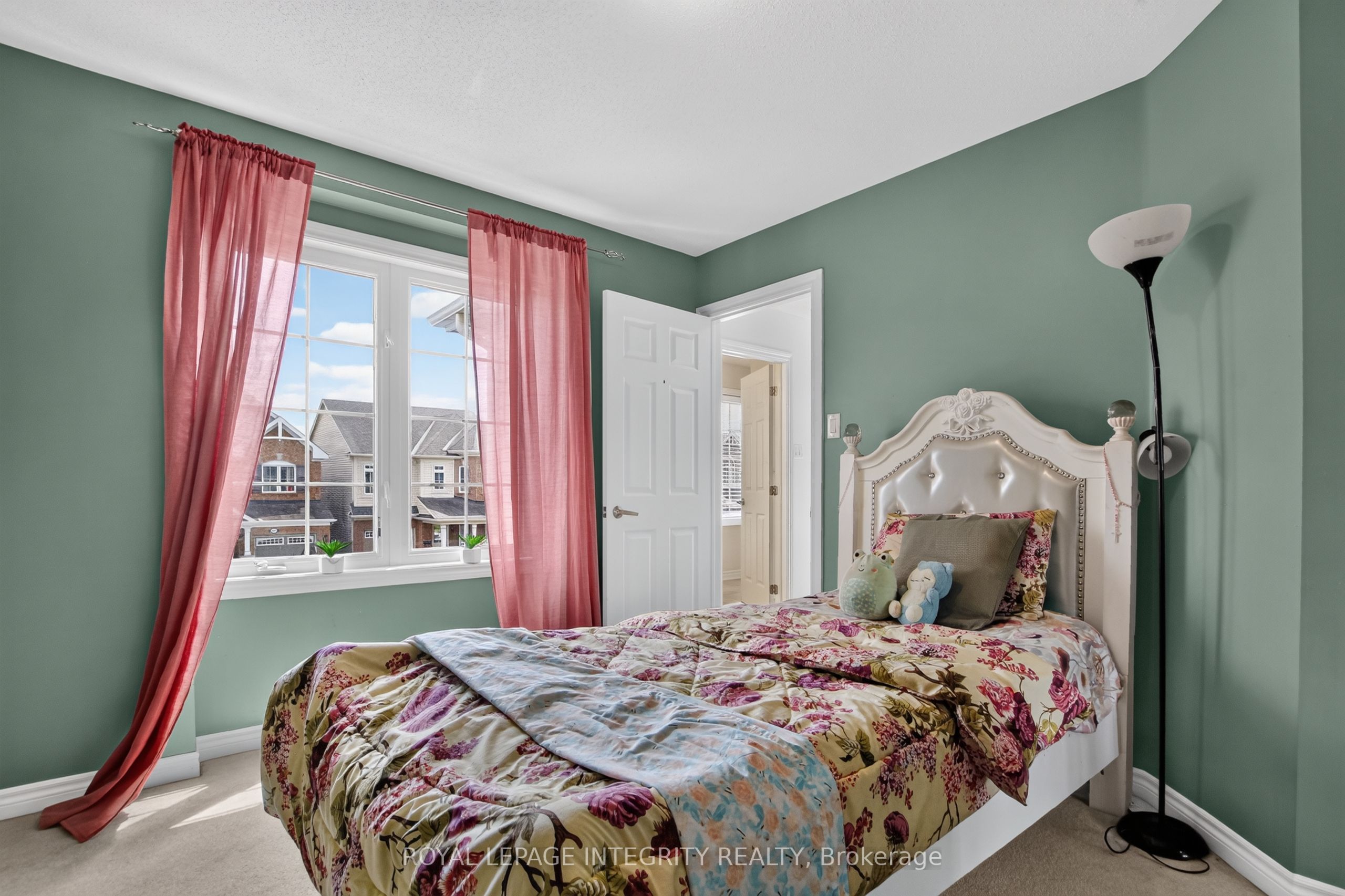 414 Meadowhawk Crescent Property Photo 21