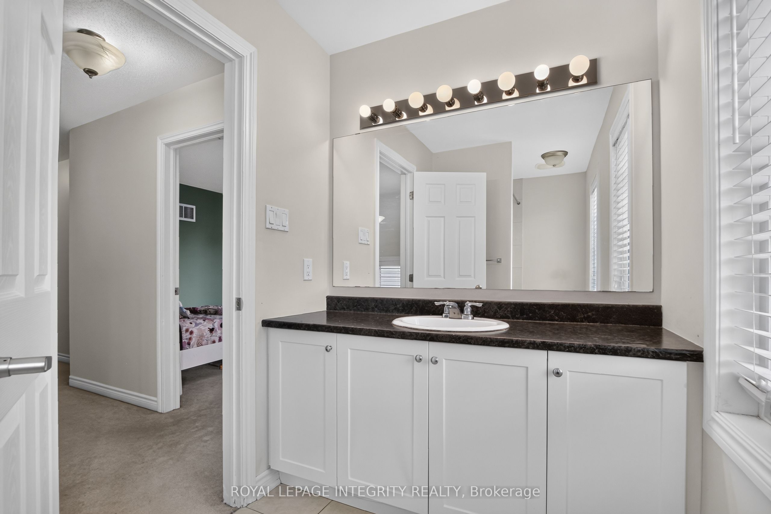 414 Meadowhawk Crescent Property Photo 22