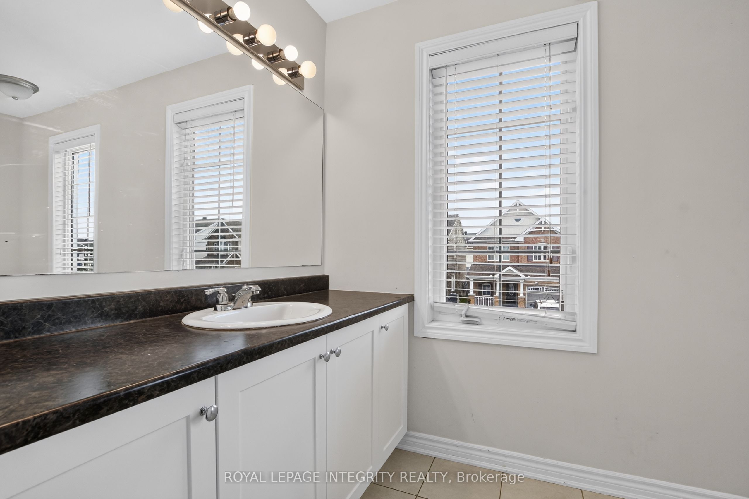 414 Meadowhawk Crescent Property Photo 23