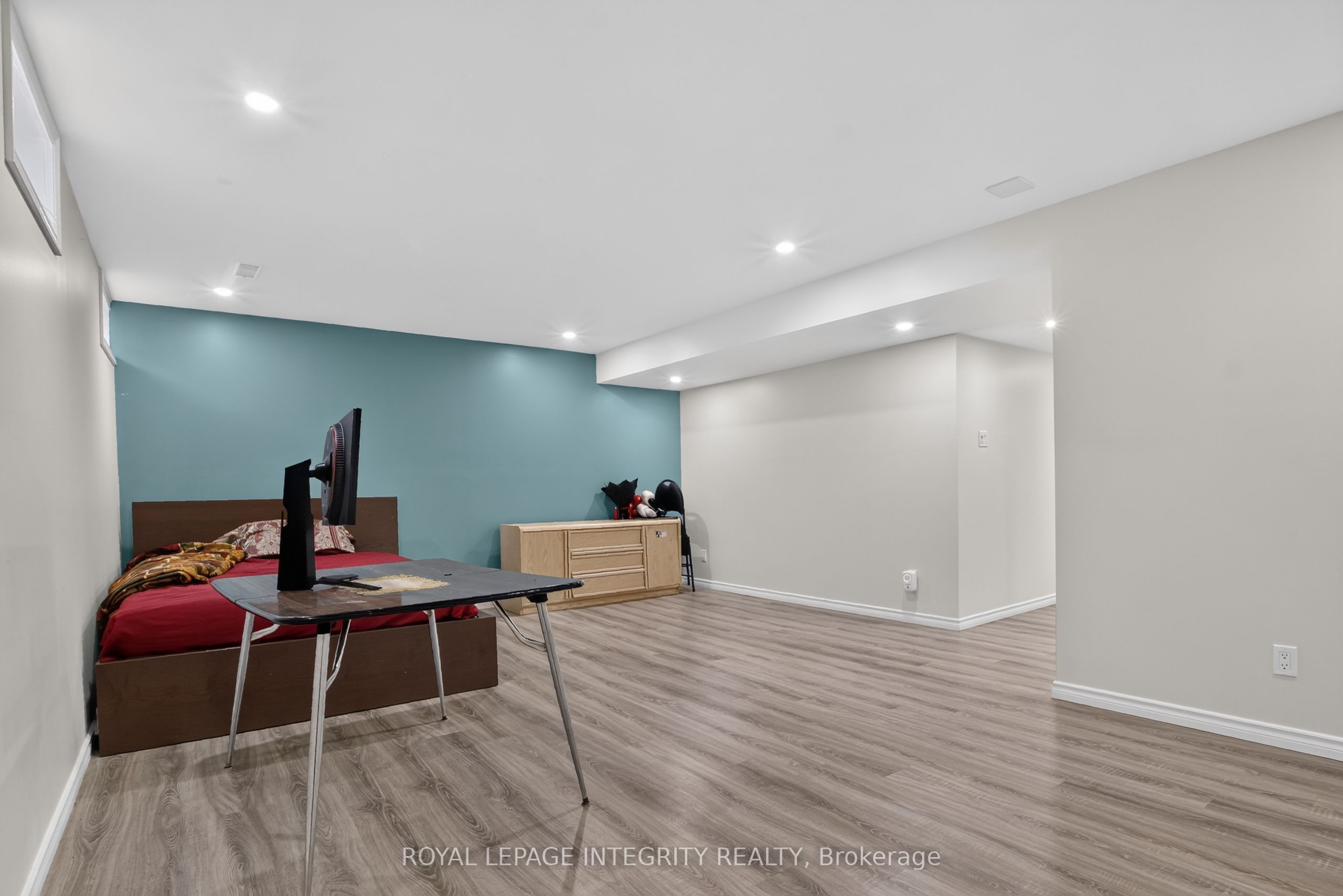 414 Meadowhawk Crescent Property Photo 27