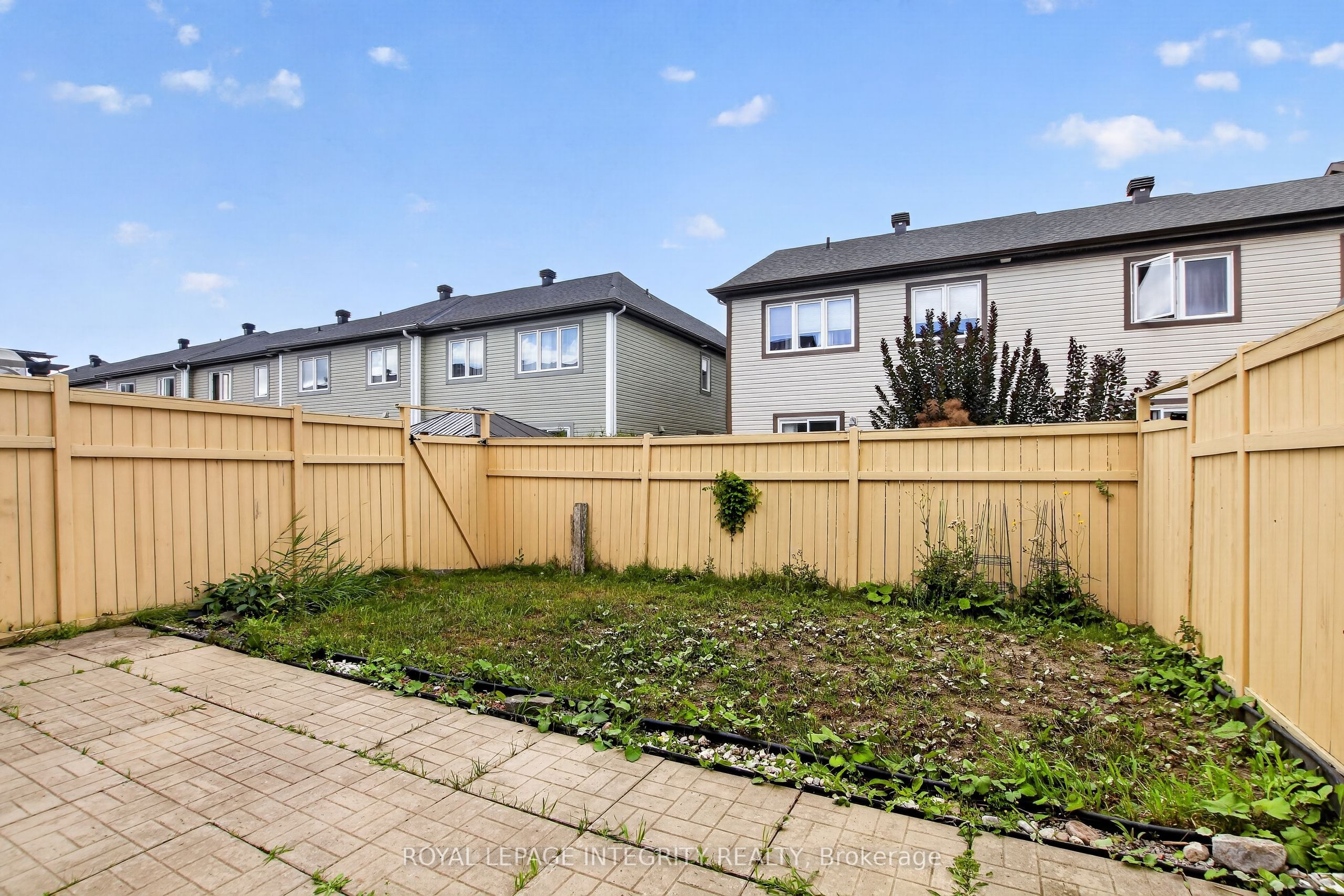 414 Meadowhawk Crescent Property Photo 28