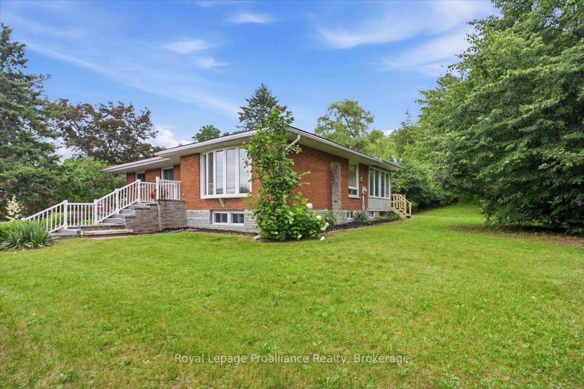 68 Riverside Parkway Property Photo 3