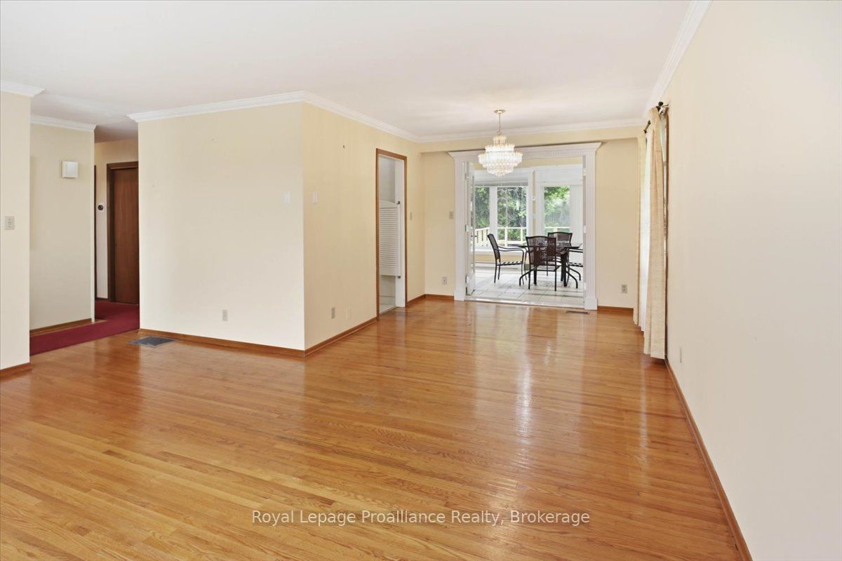 68 Riverside Parkway Property Photo 9