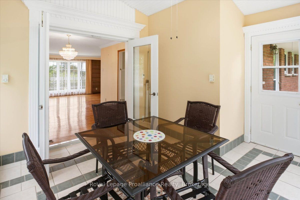 68 Riverside Parkway Property Photo 12