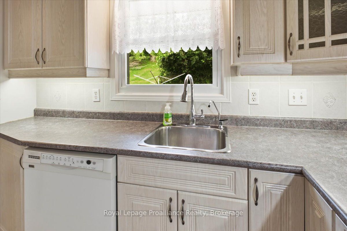 68 Riverside Parkway Property Photo 15