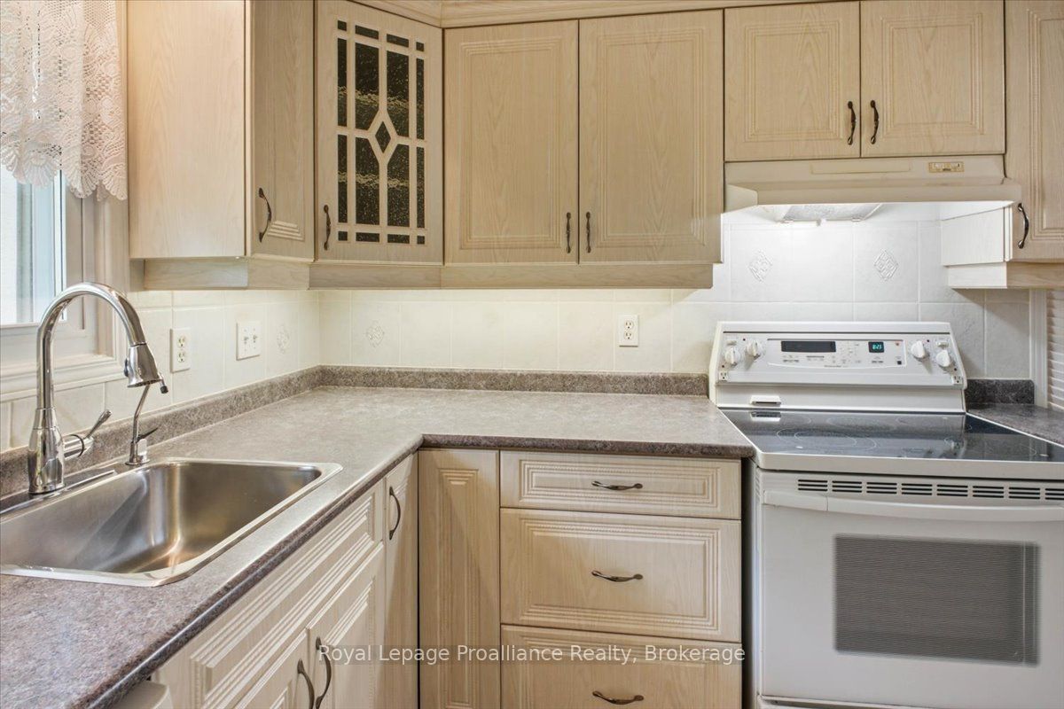 68 Riverside Parkway Property Photo 16