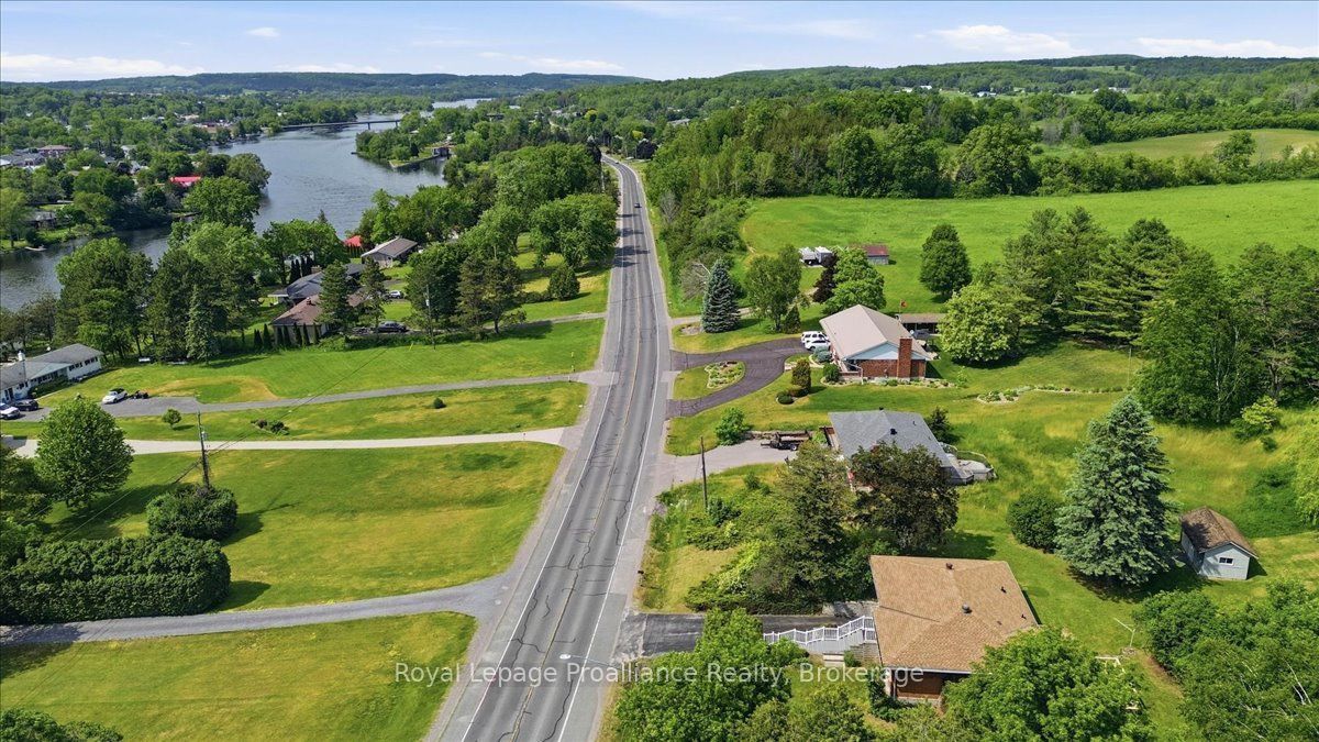 68 Riverside Parkway Property Photo 38