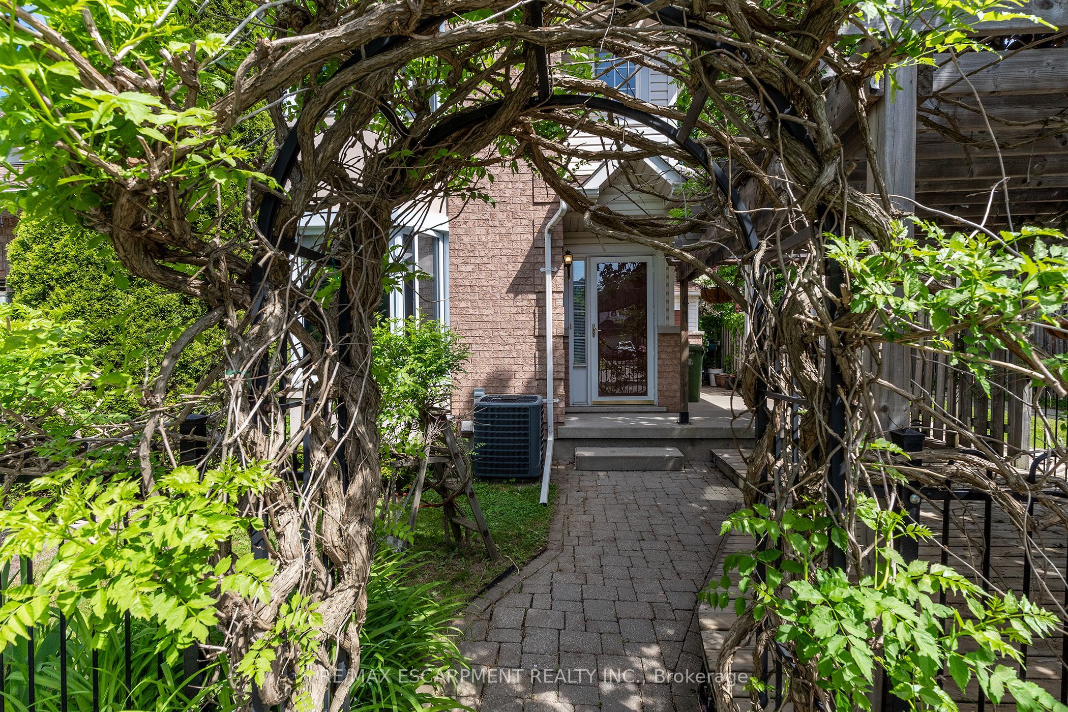41 Valridge Drive Property Photo 3