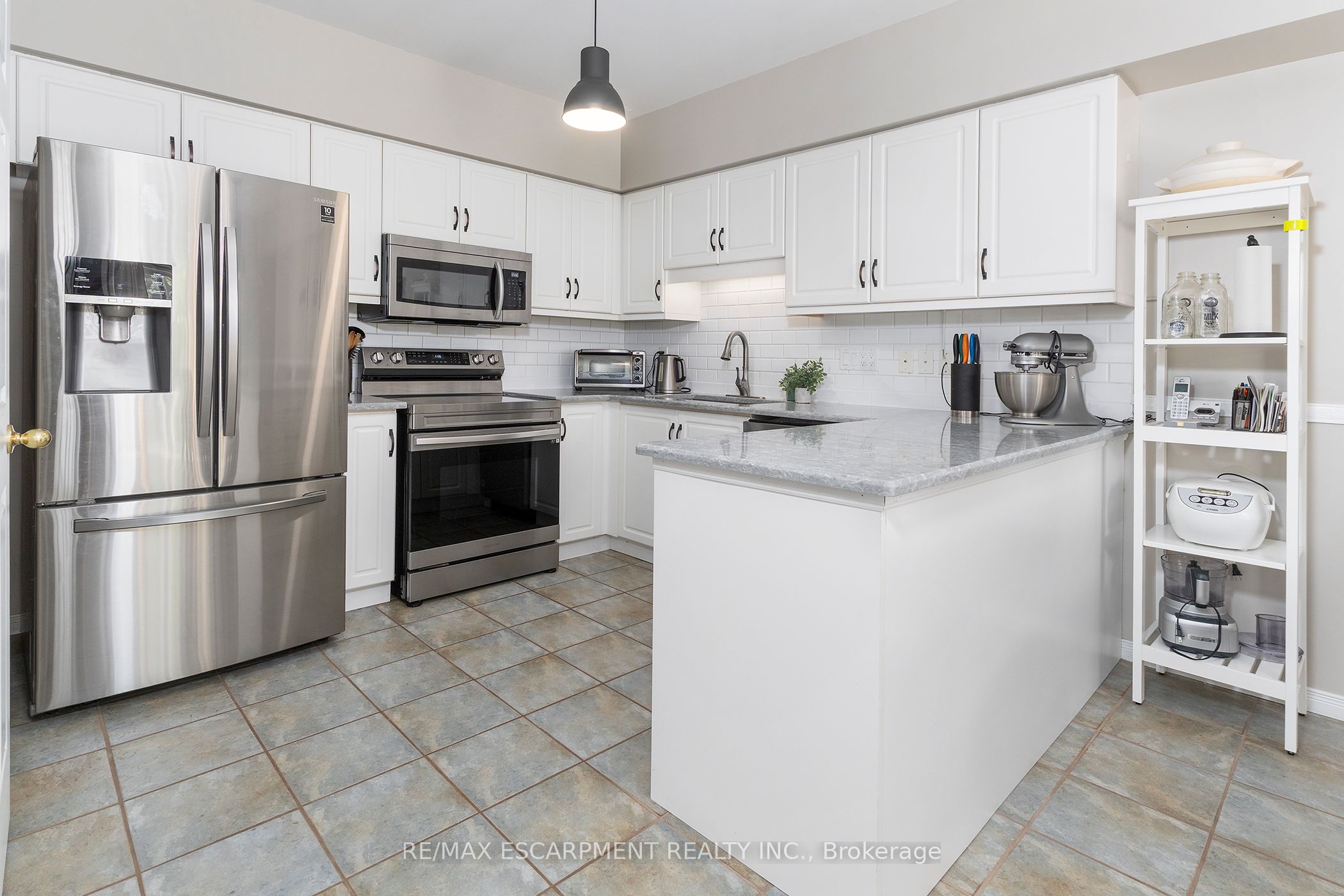 41 Valridge Drive Property Photo 8