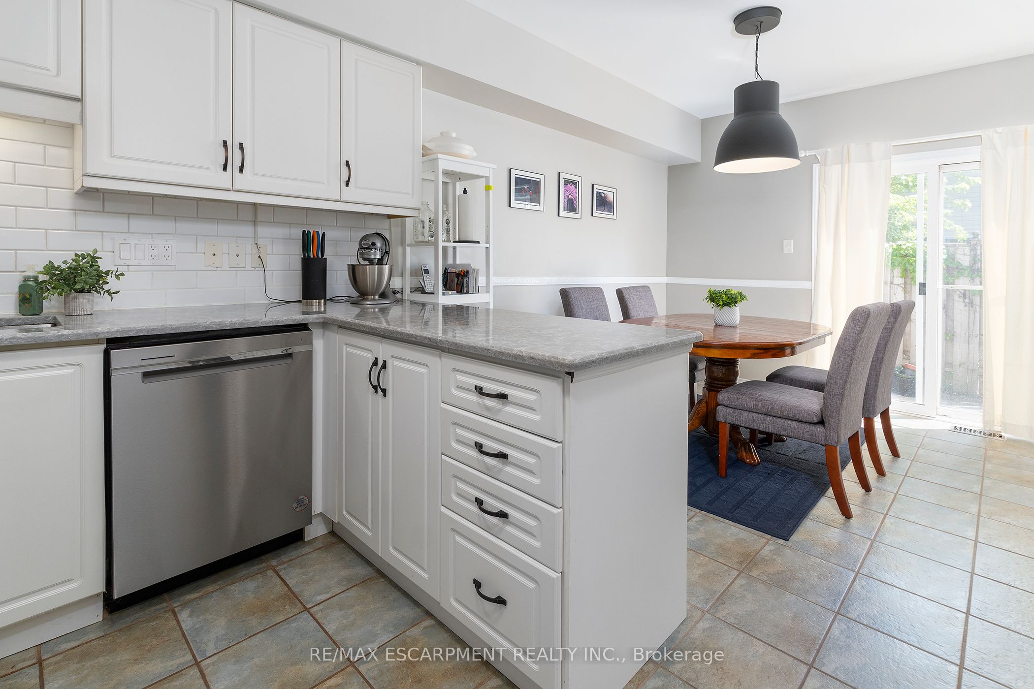 41 Valridge Drive Property Photo 9