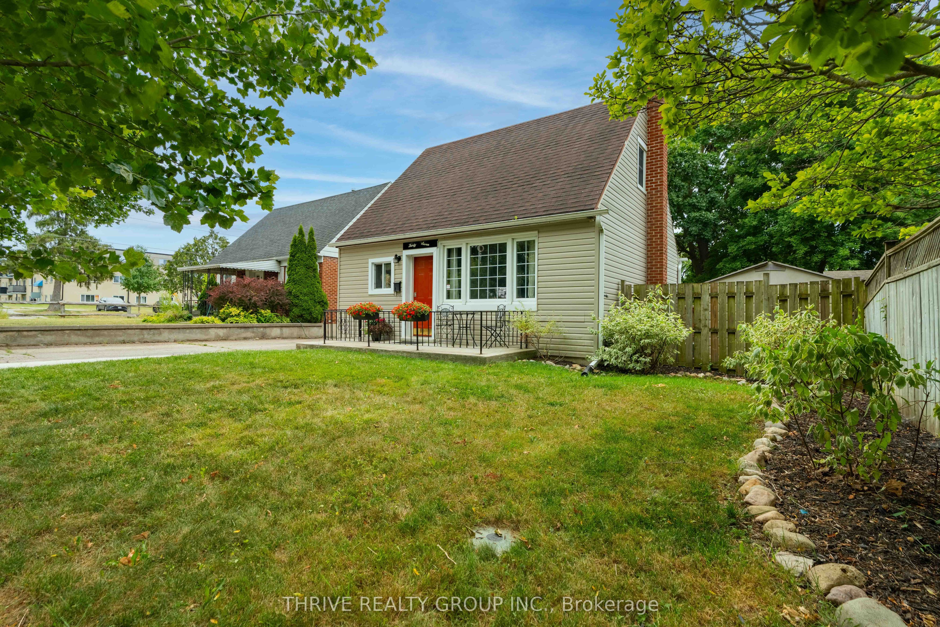37 MINCING Lane Property Photo 1