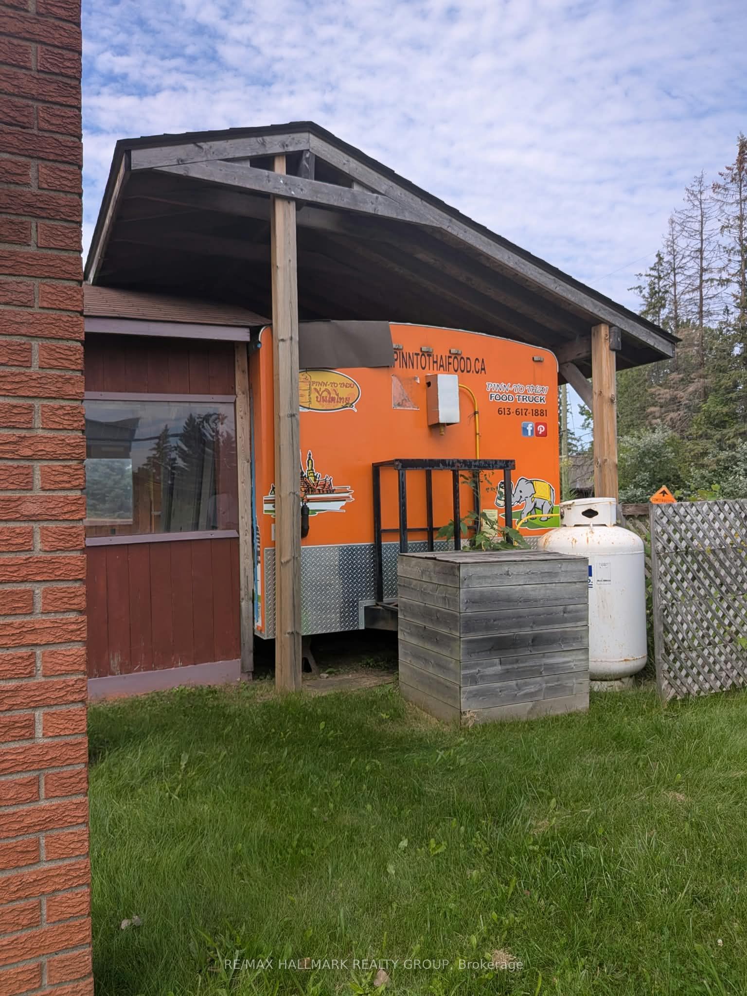 4100 Albion Road W 8 Property Photo 7