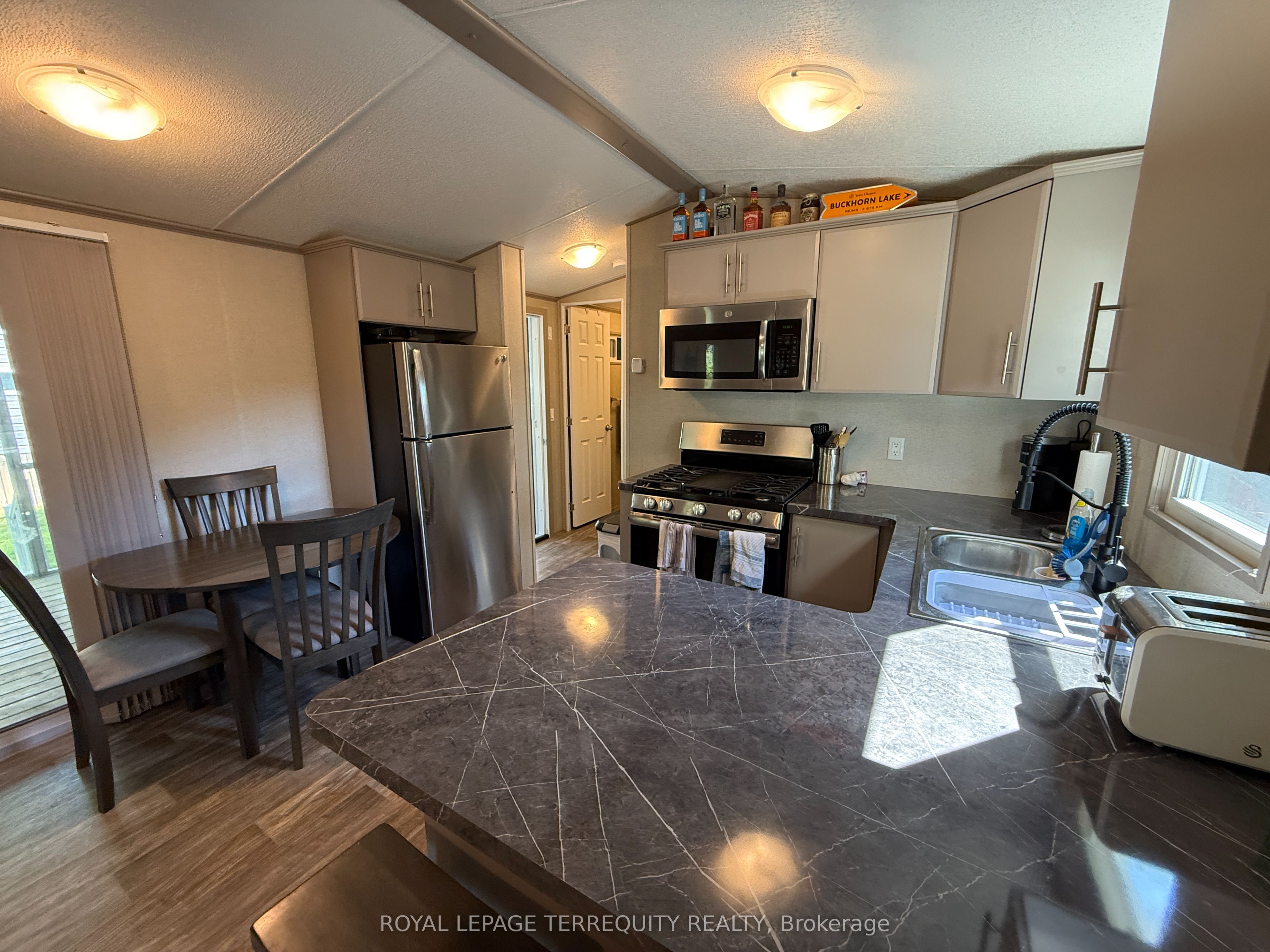 342 Butternut Property Photo 12