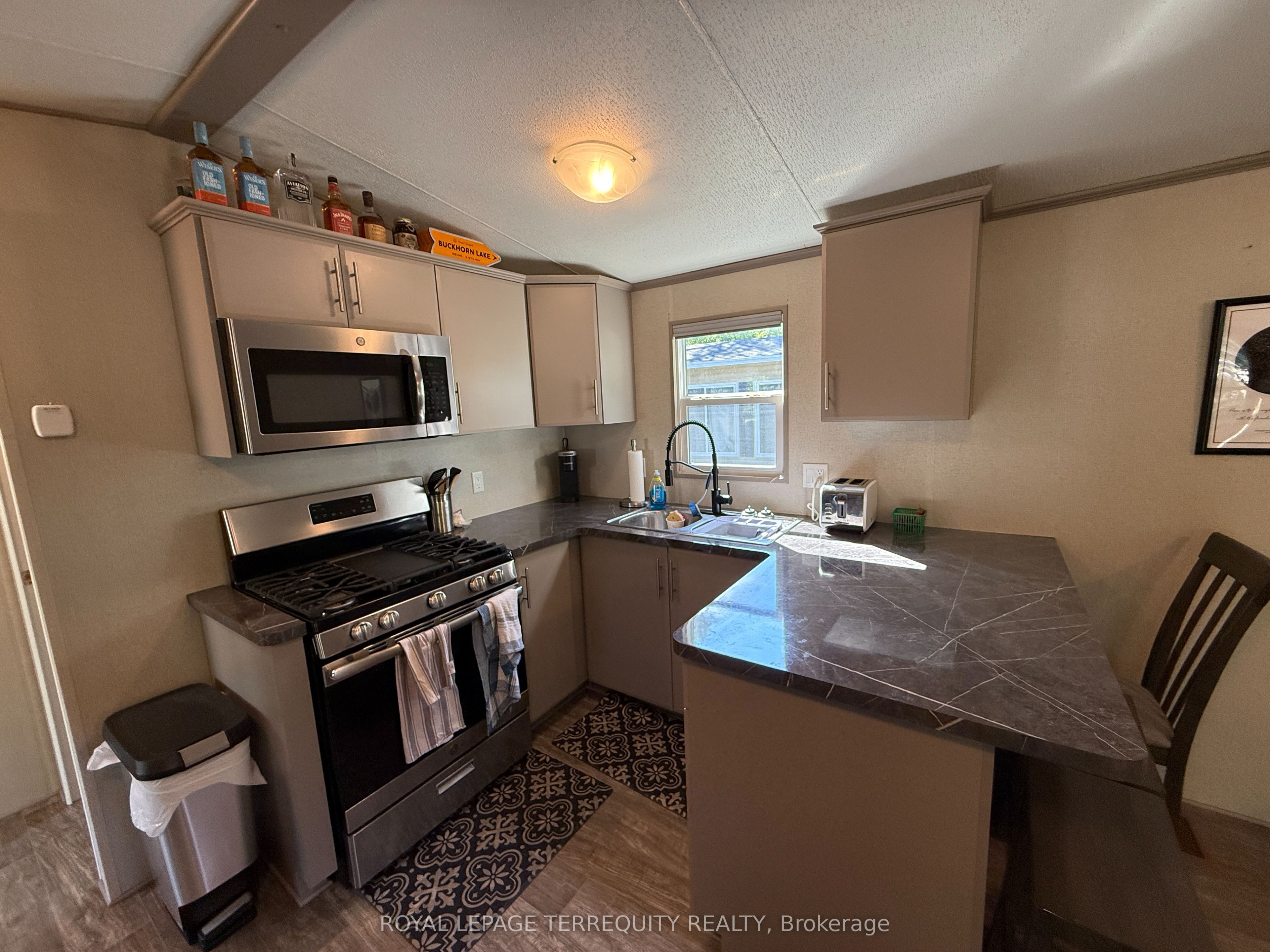 342 Butternut Property Photo 13