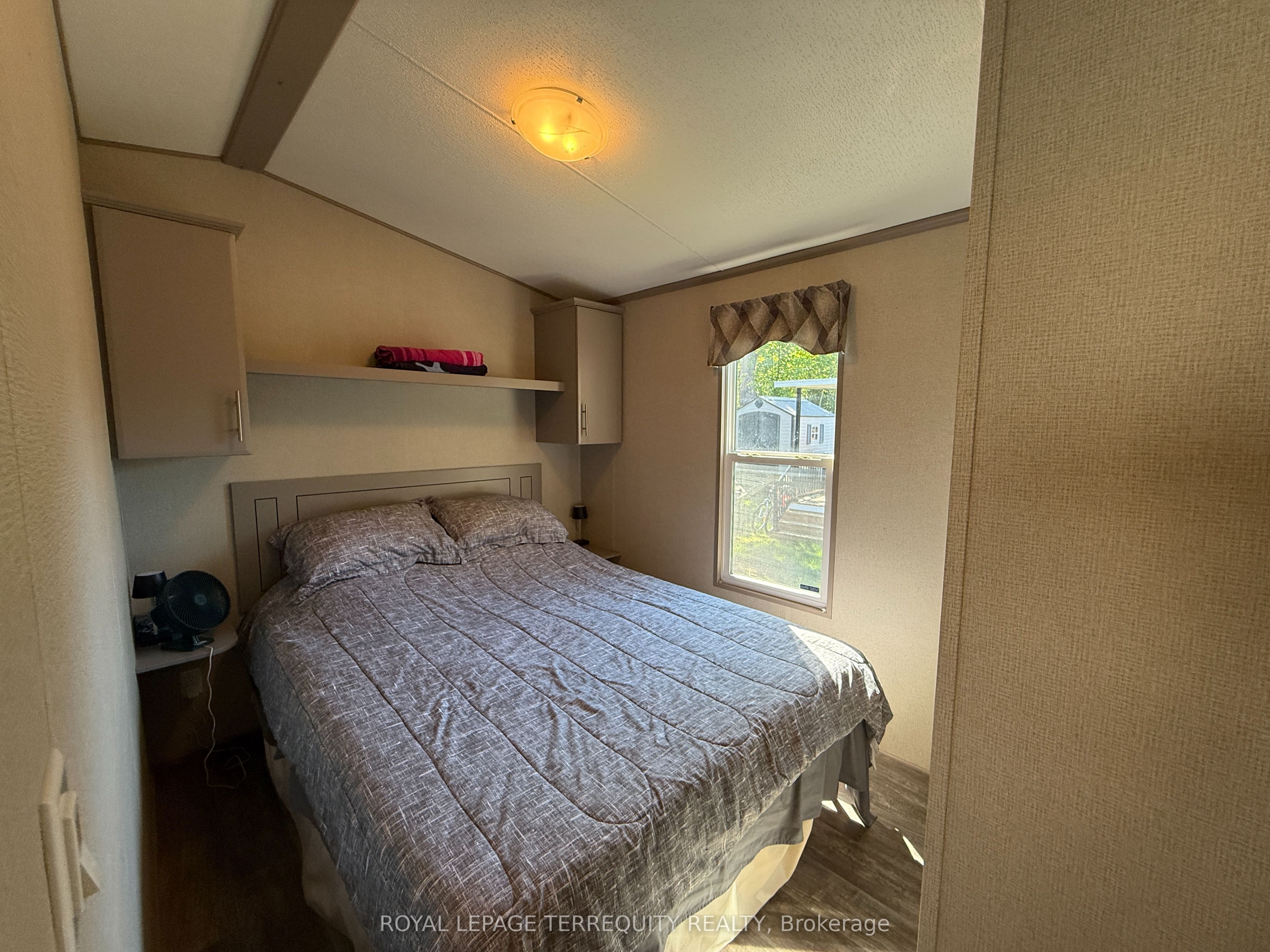 342 Butternut Property Photo 15
