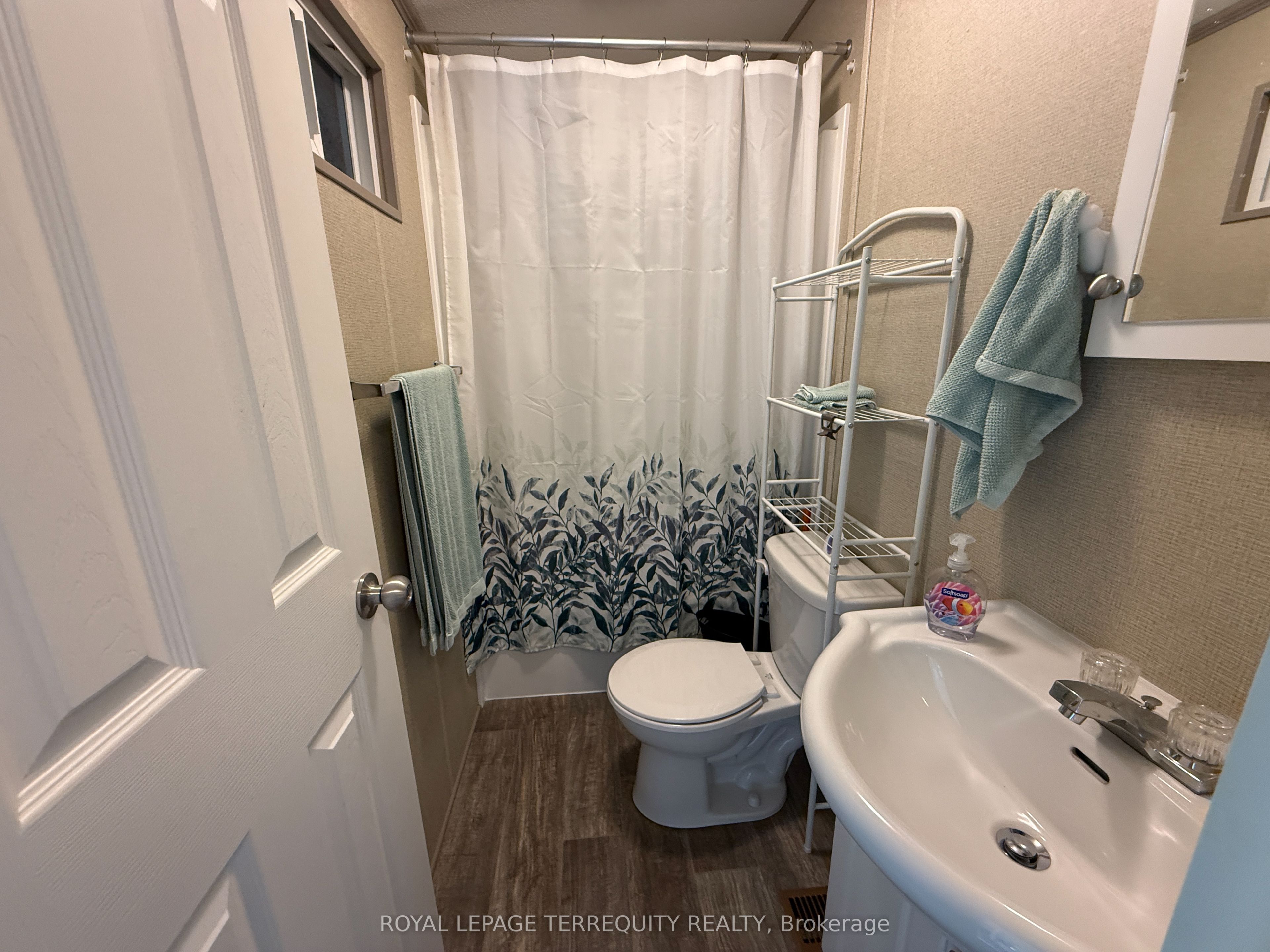 342 Butternut Property Photo 16
