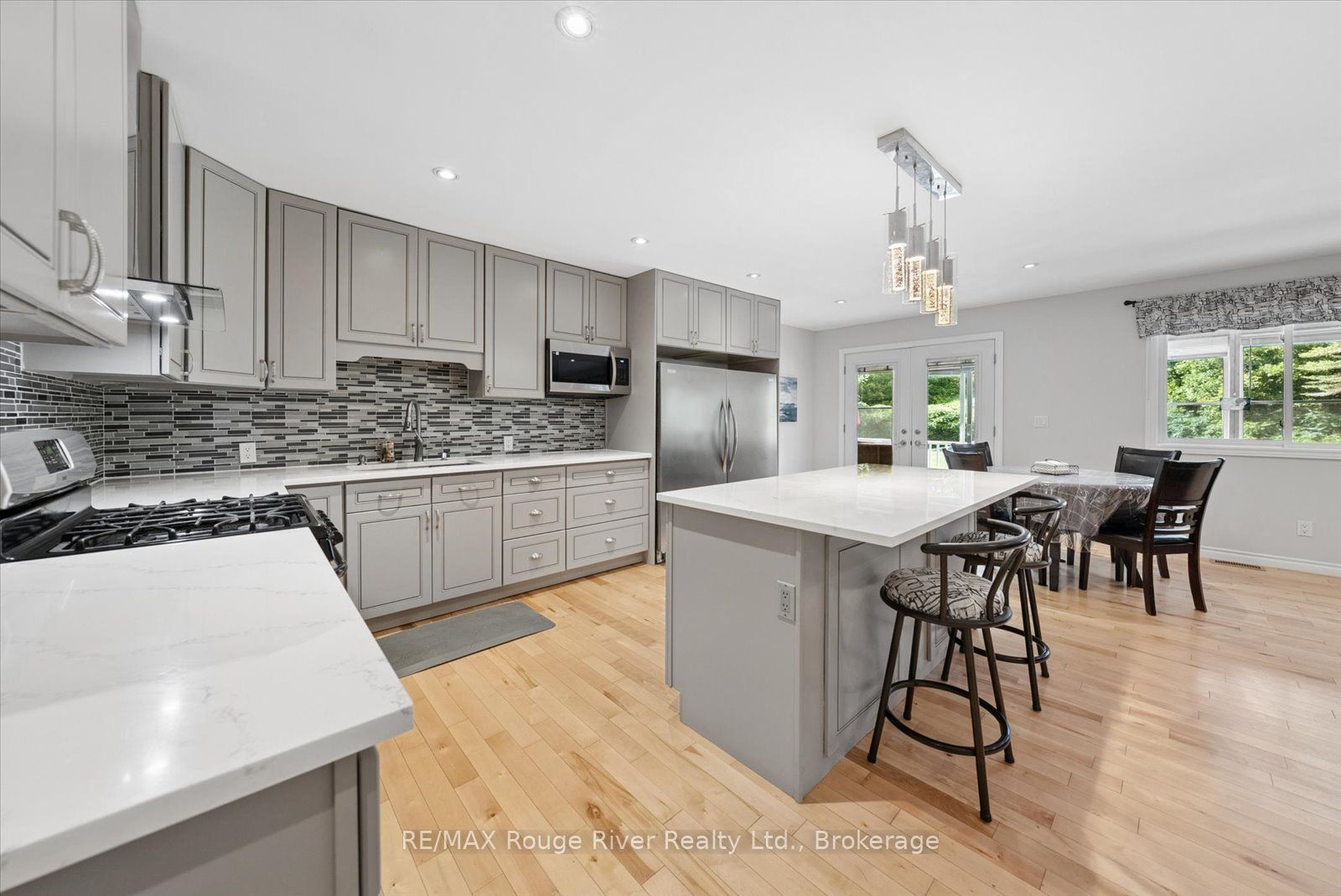 178 Roma Lane Property Photo 8