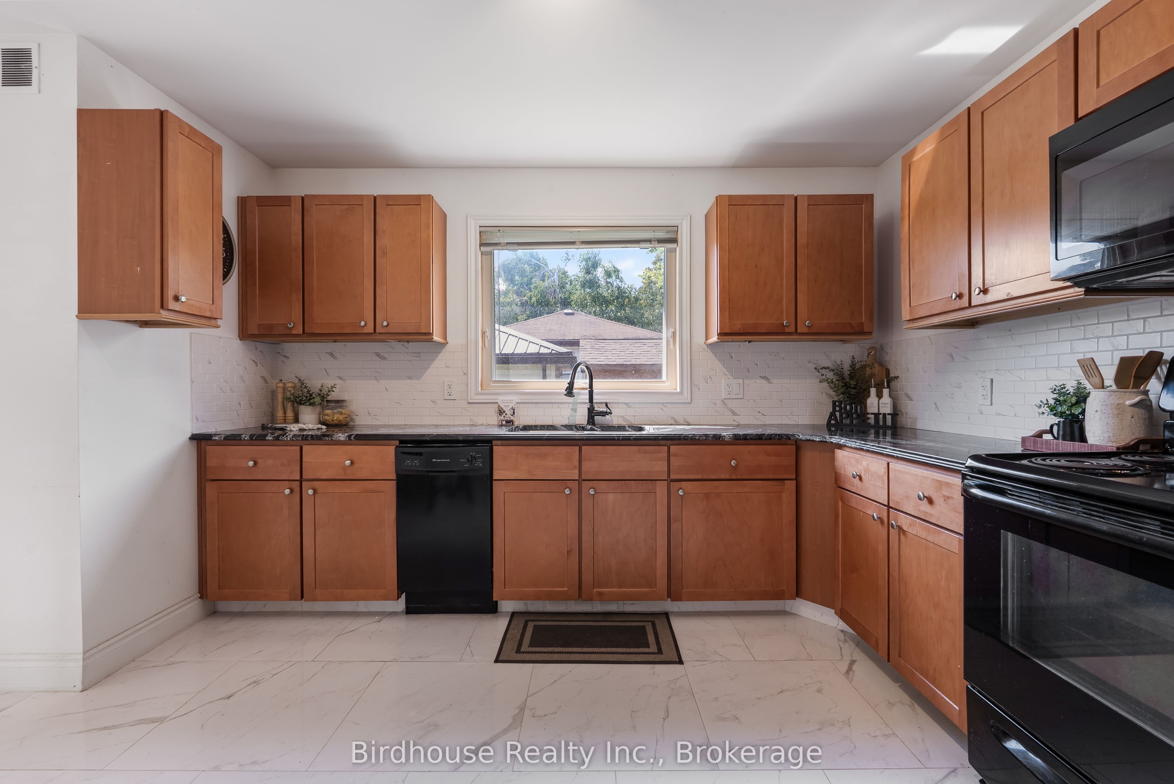 223 Crosby Drive Property Photo 12