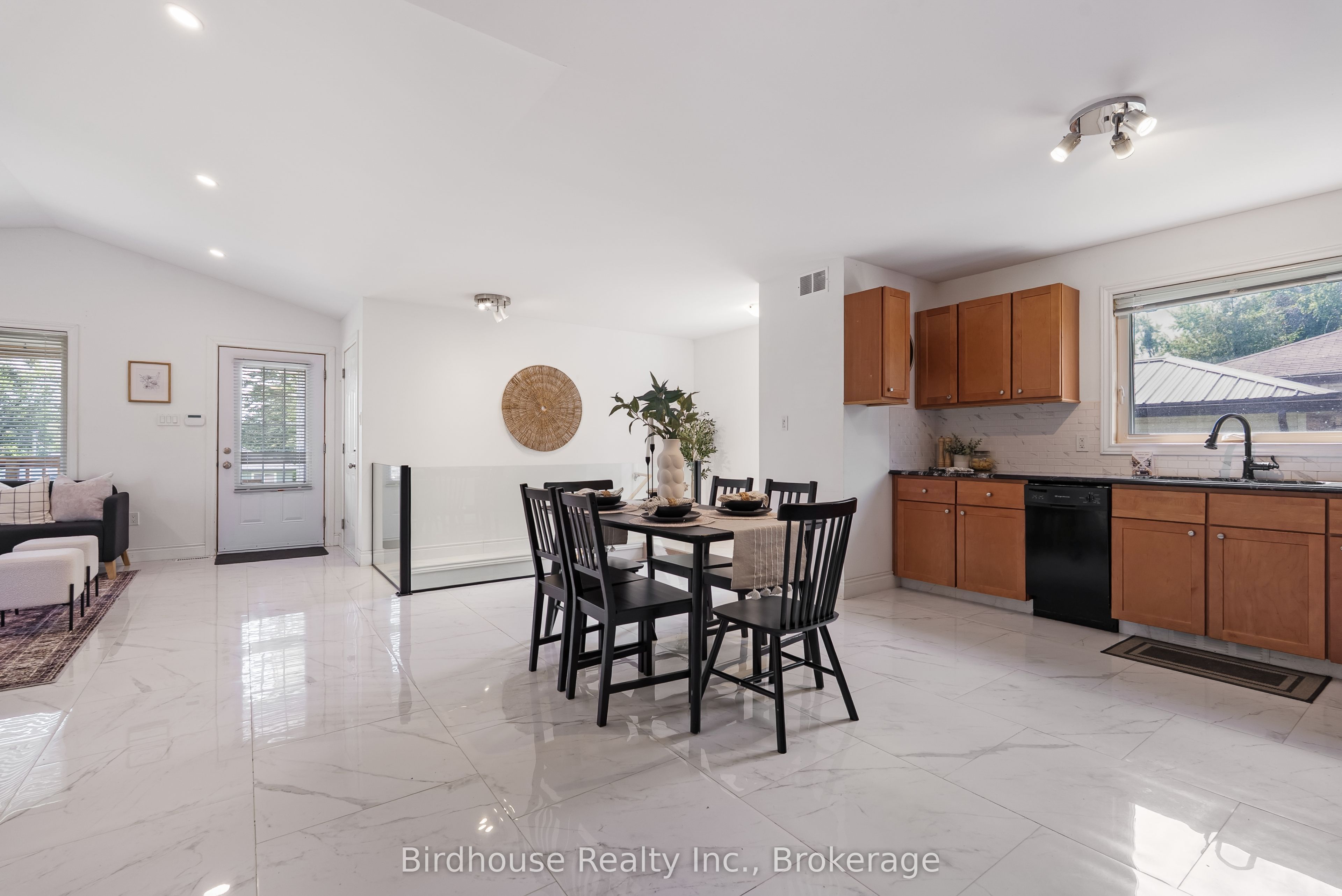 223 Crosby Drive Property Photo 14