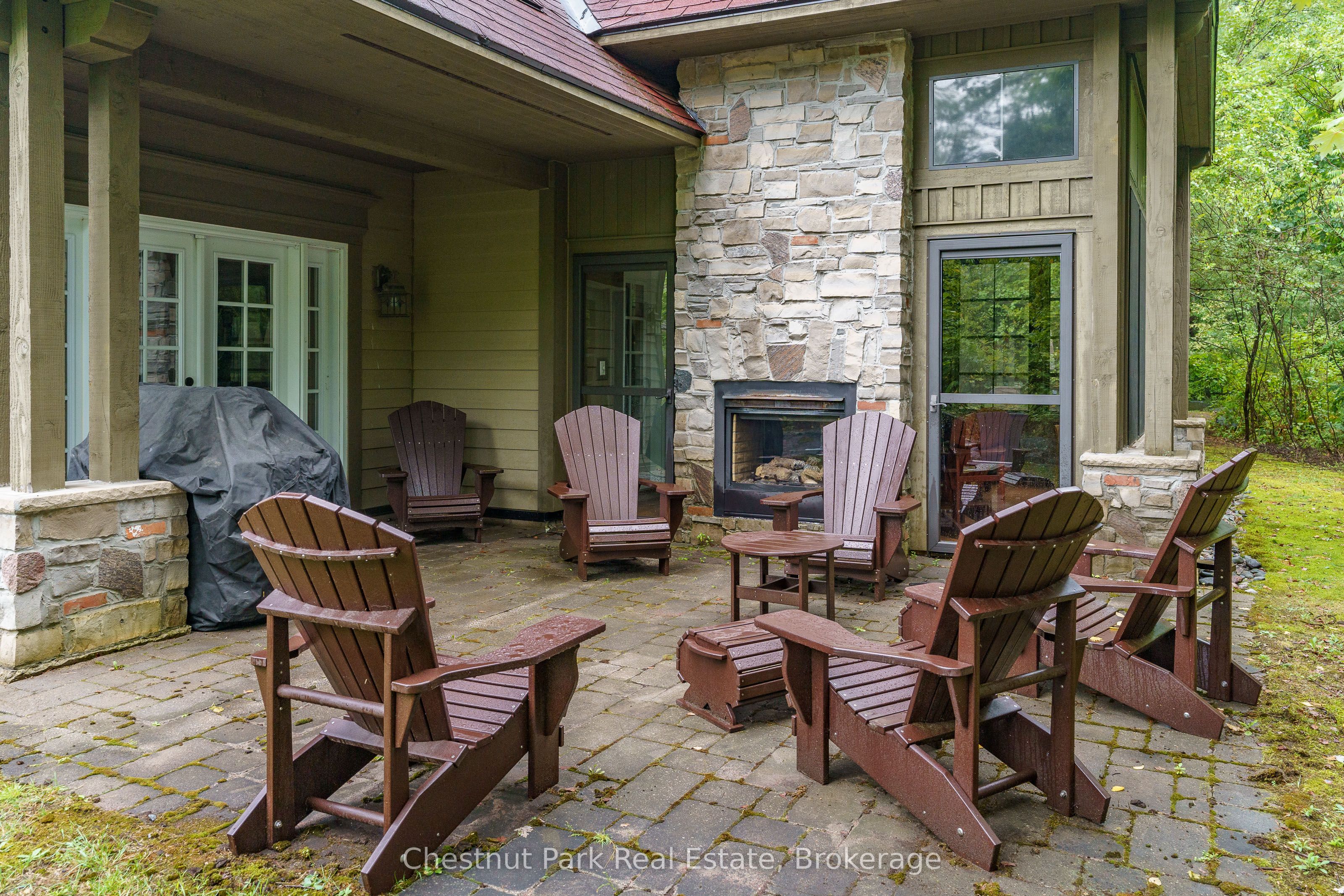 501 Glen Abbey Way E Property Photo 4