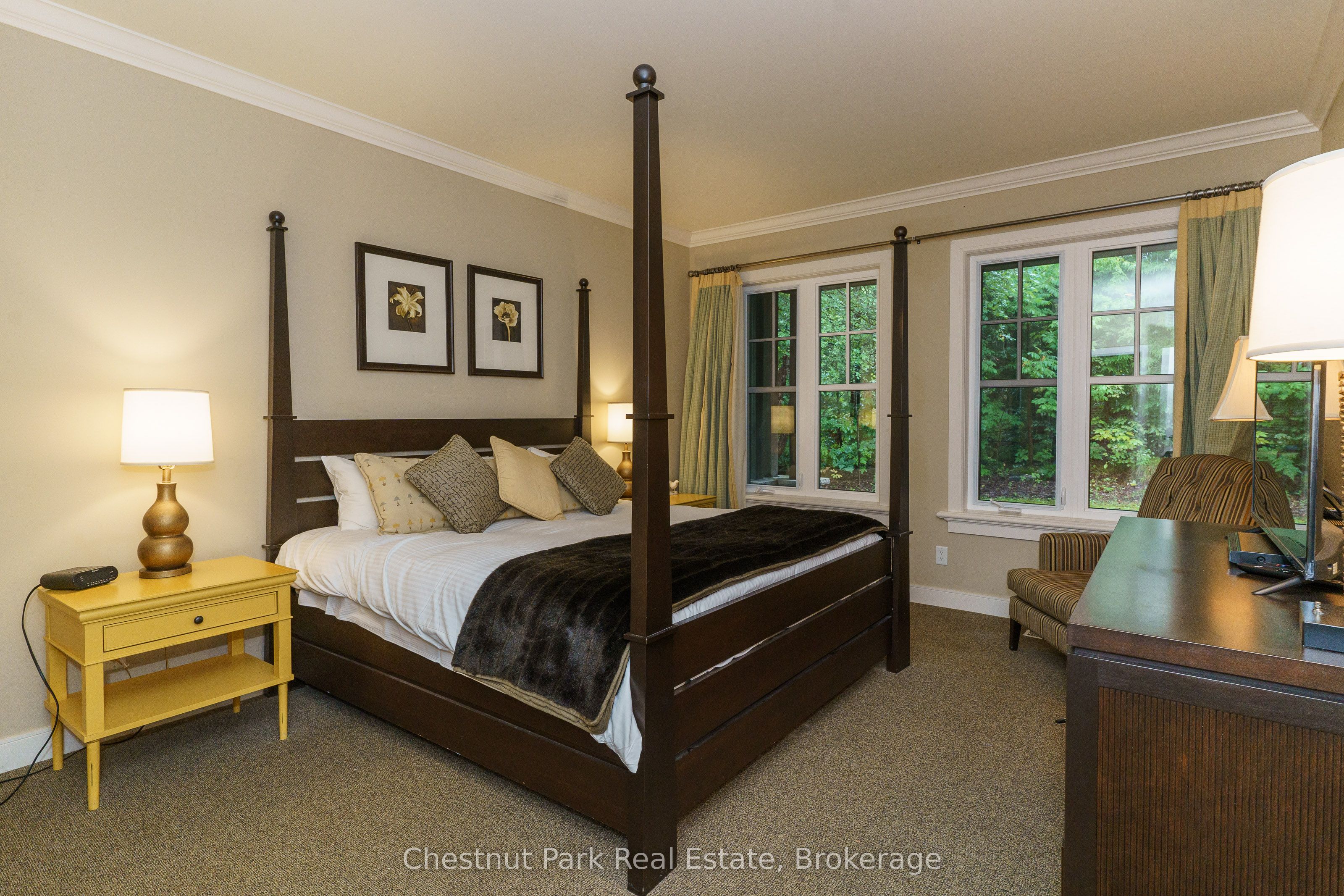 501 Glen Abbey Way E Property Photo 5