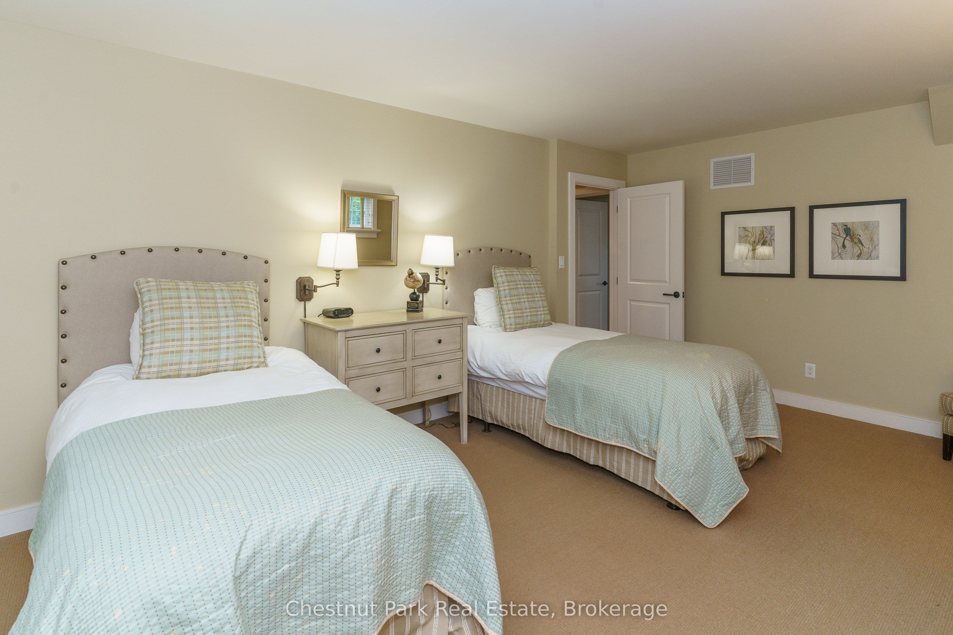 501 Glen Abbey Way E Property Photo 20