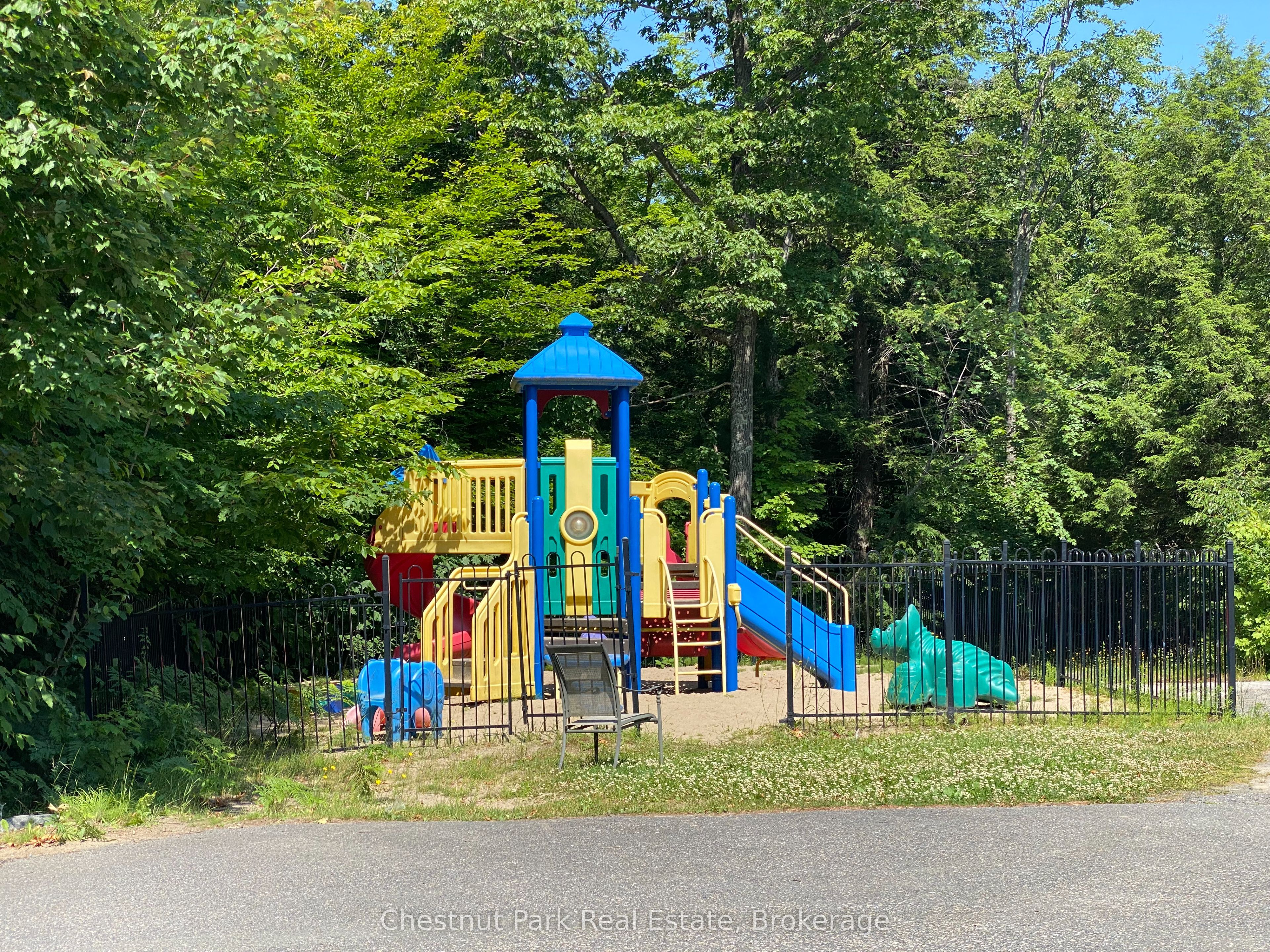 501 Glen Abbey Way E Property Photo 46