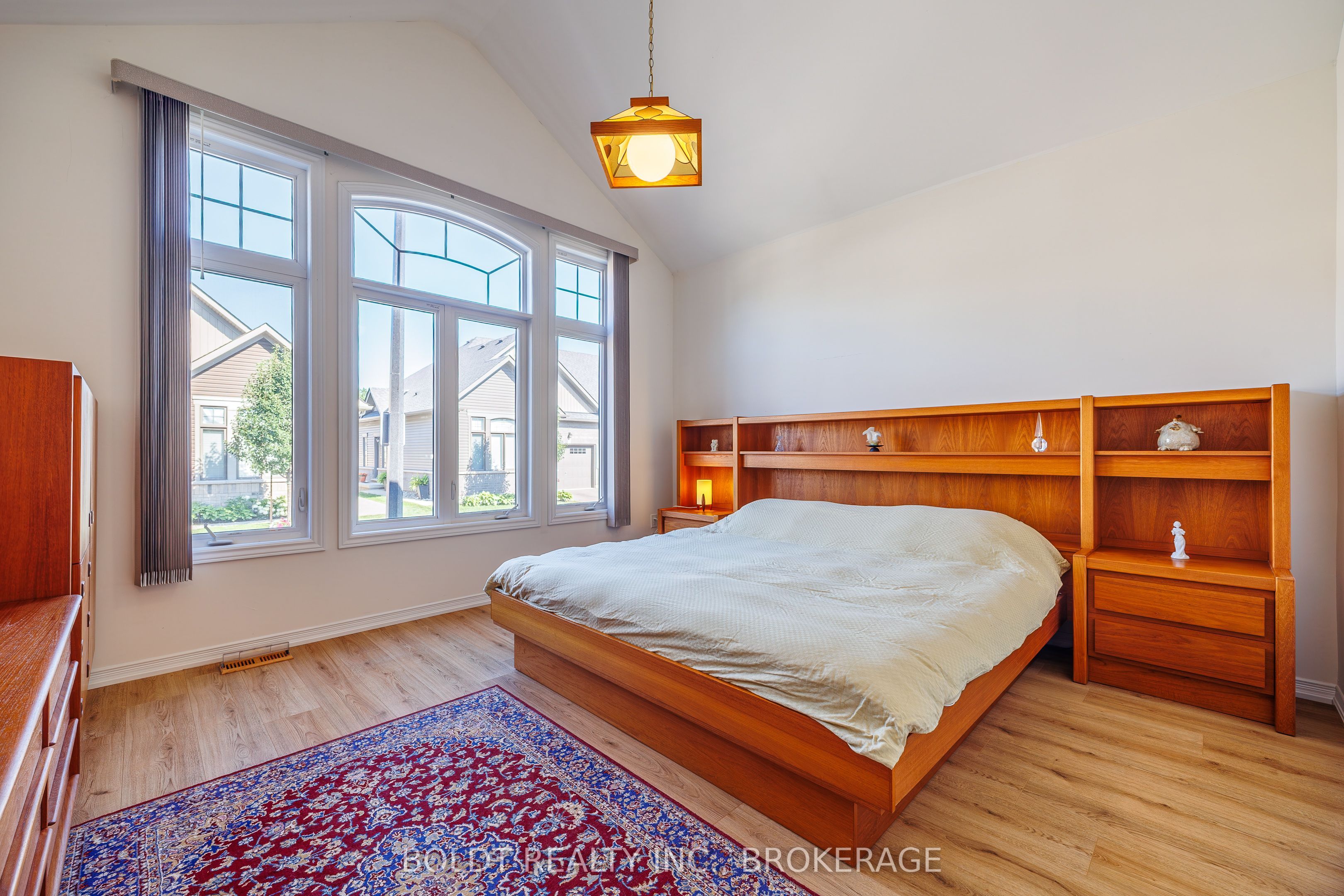 35 Cosmopolitan Common Property Photo 12