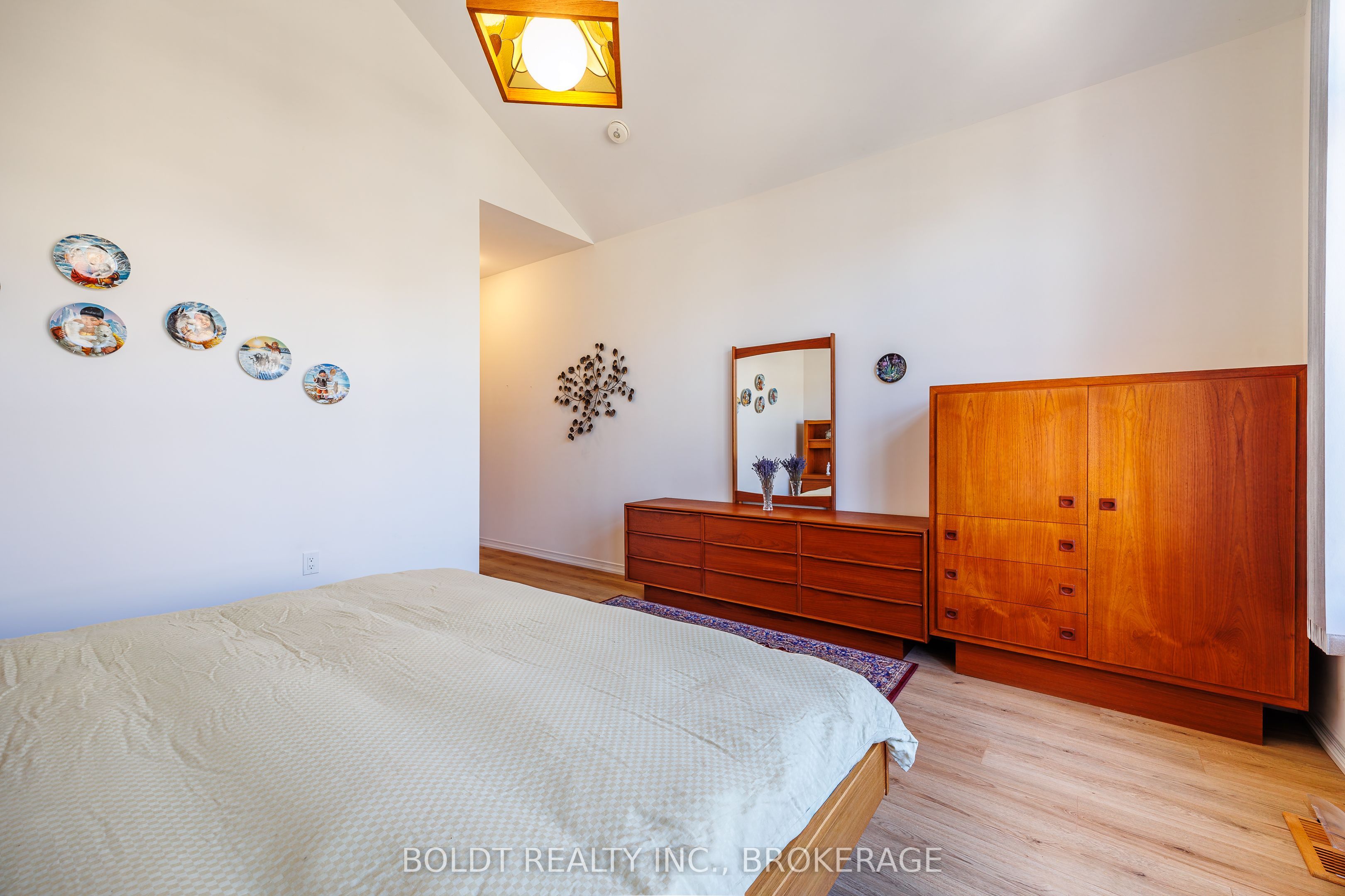 35 Cosmopolitan Common Property Photo 13