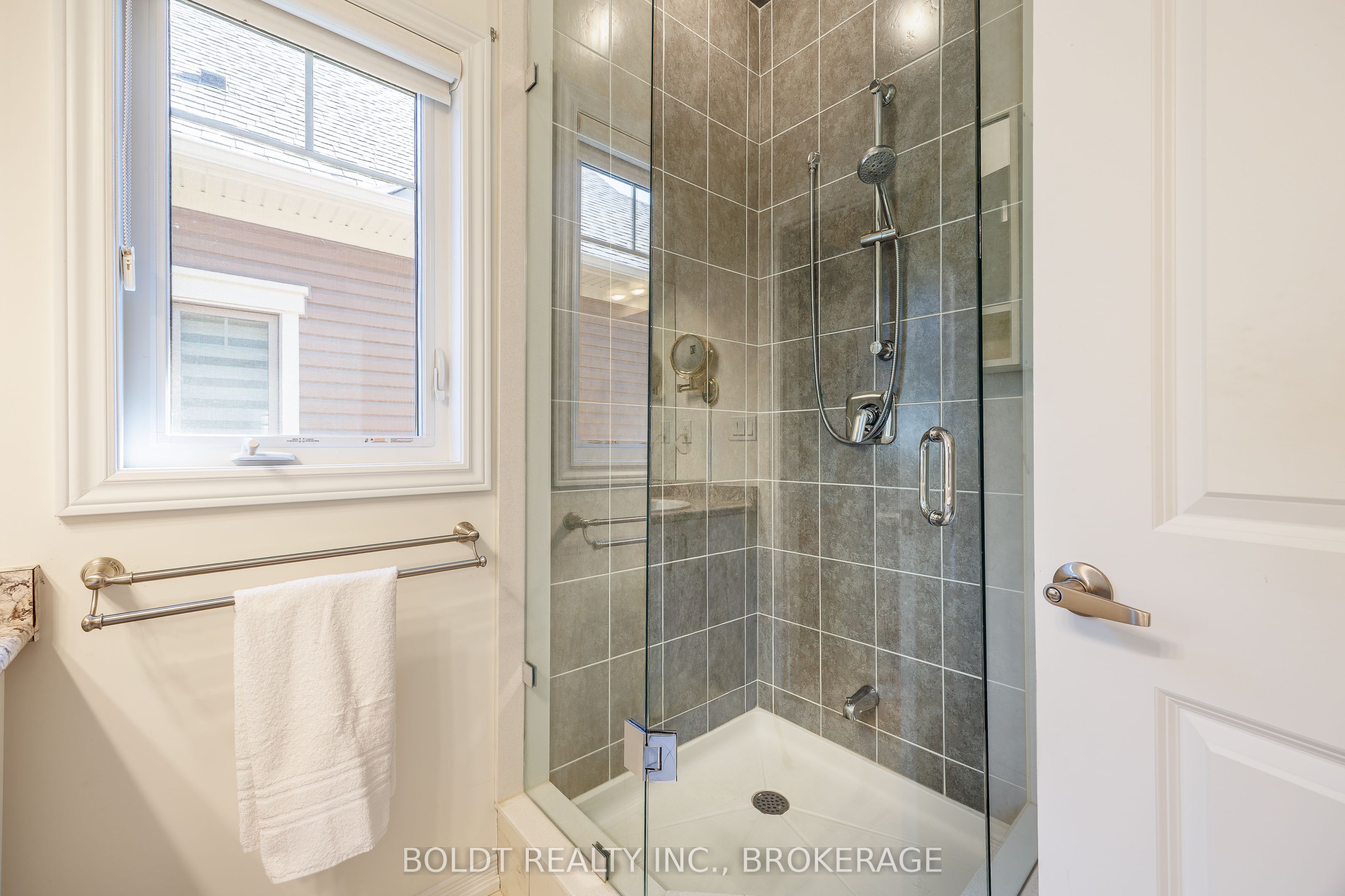 35 Cosmopolitan Common Property Photo 16