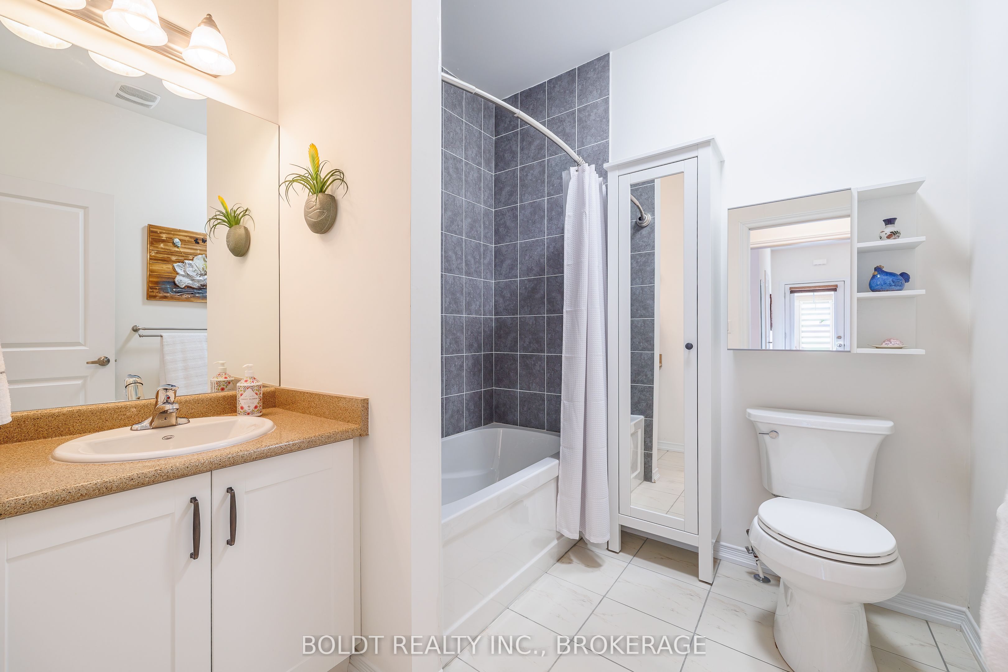 35 Cosmopolitan Common Property Photo 20